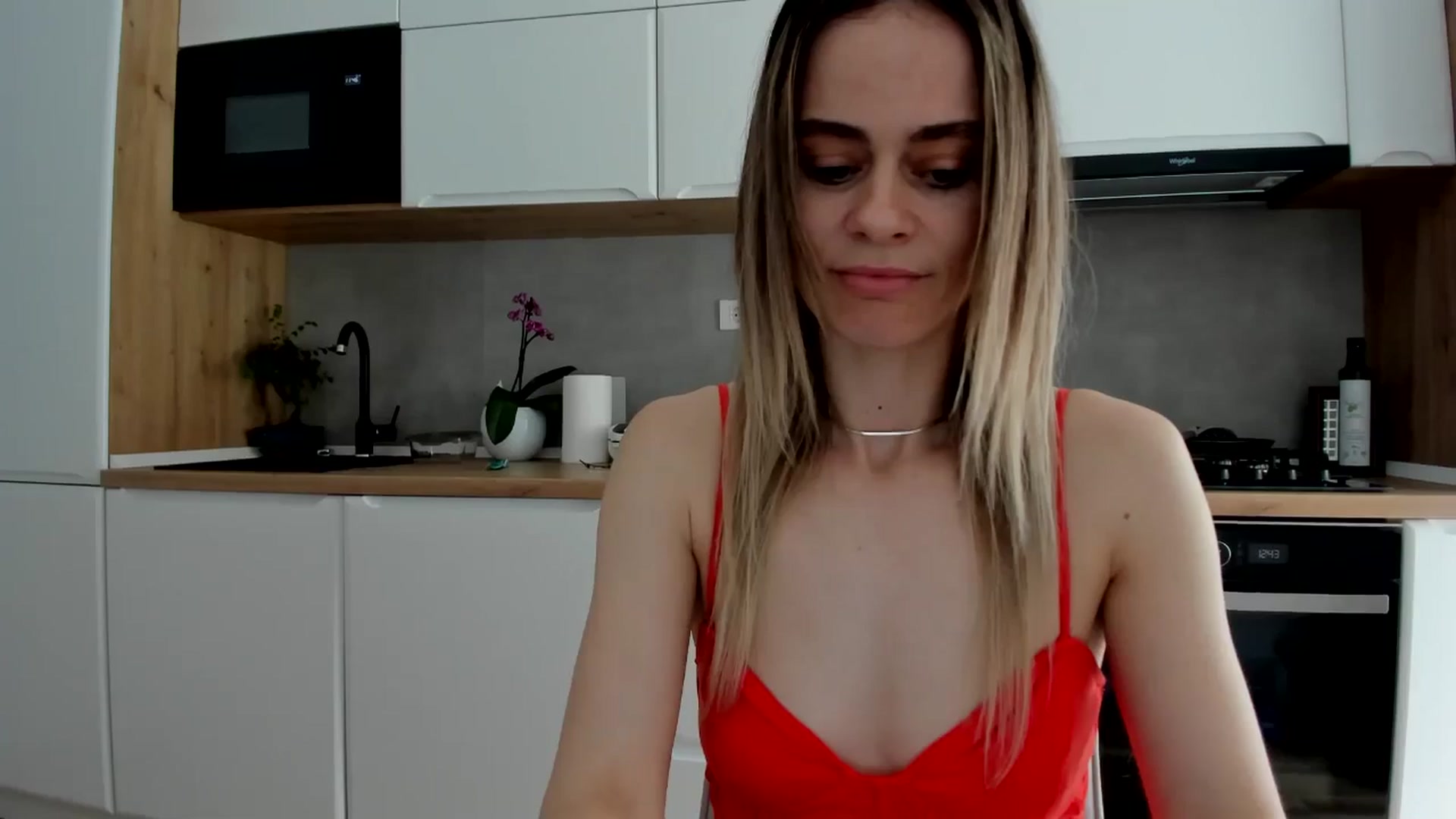 Gallery image thumbnail from DebbyPaige's myfreecams stream on, 04/18/2025, 11:34 image 13 of 20