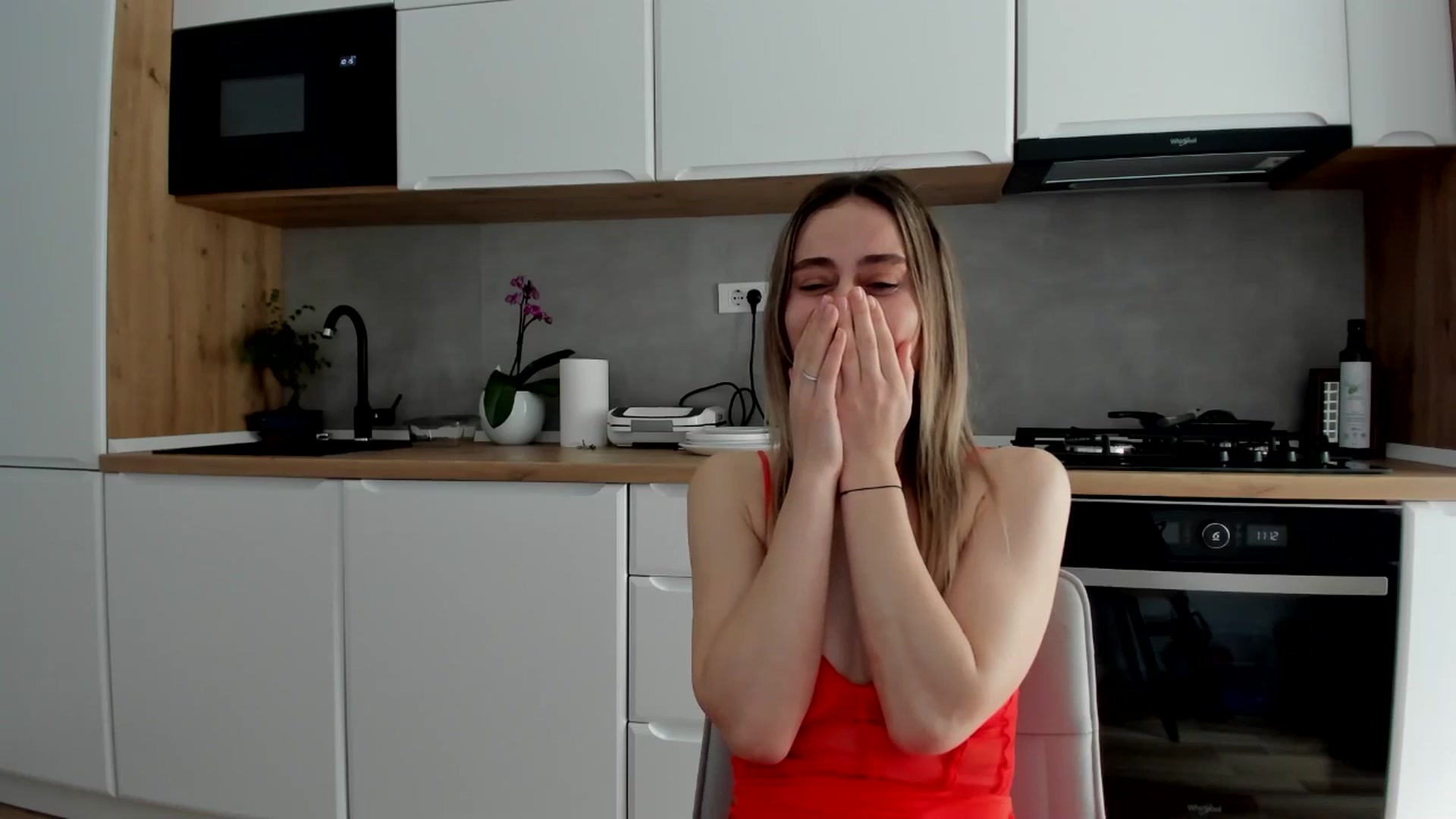 Gallery image thumbnail from DebbyPaige's myfreecams stream on, 04/18/2025, 11:34 image 6 of 20