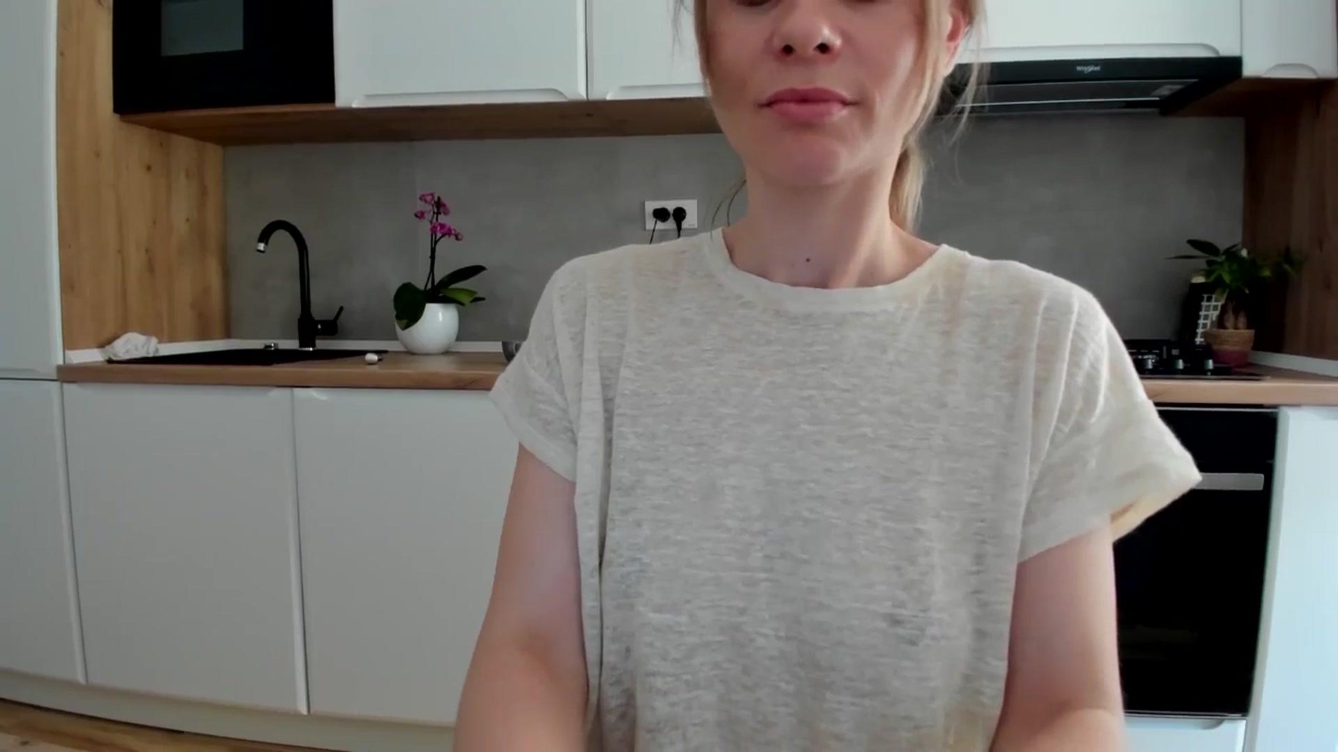 Gallery image thumbnail from DebbyPaige's myfreecams stream on, 04/21/2025, 16:29 image 19 of 20