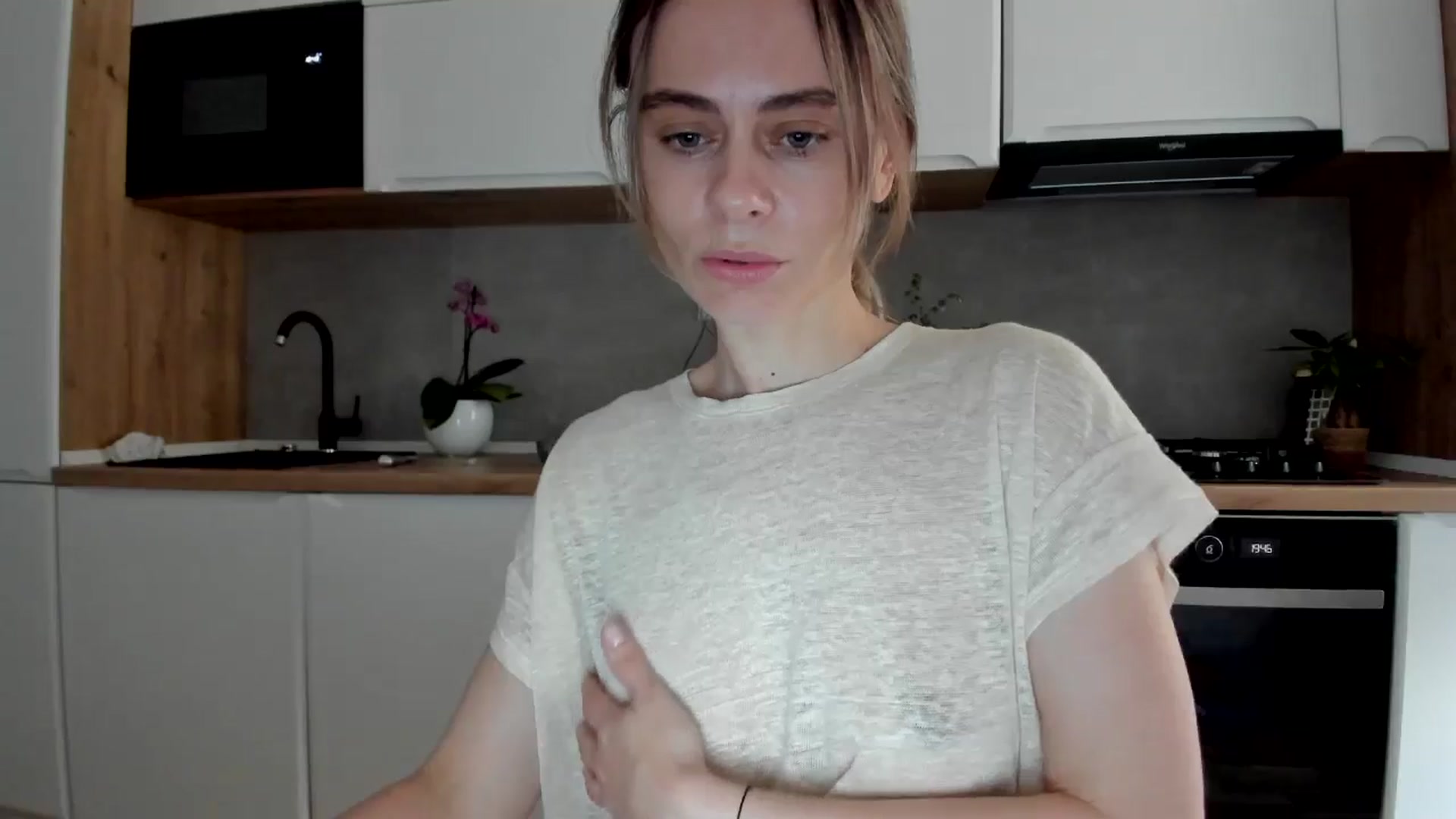 Gallery image thumbnail from DebbyPaige's myfreecams stream on, 04/21/2025, 16:53 image 10 of 20