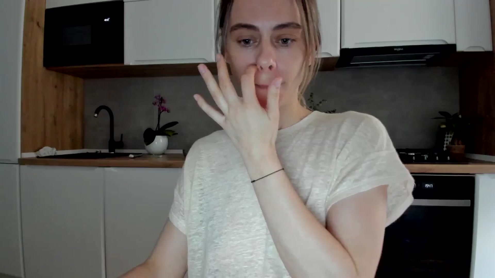 Gallery image thumbnail from DebbyPaige's myfreecams stream on, 04/21/2025, 16:53 image 11 of 20