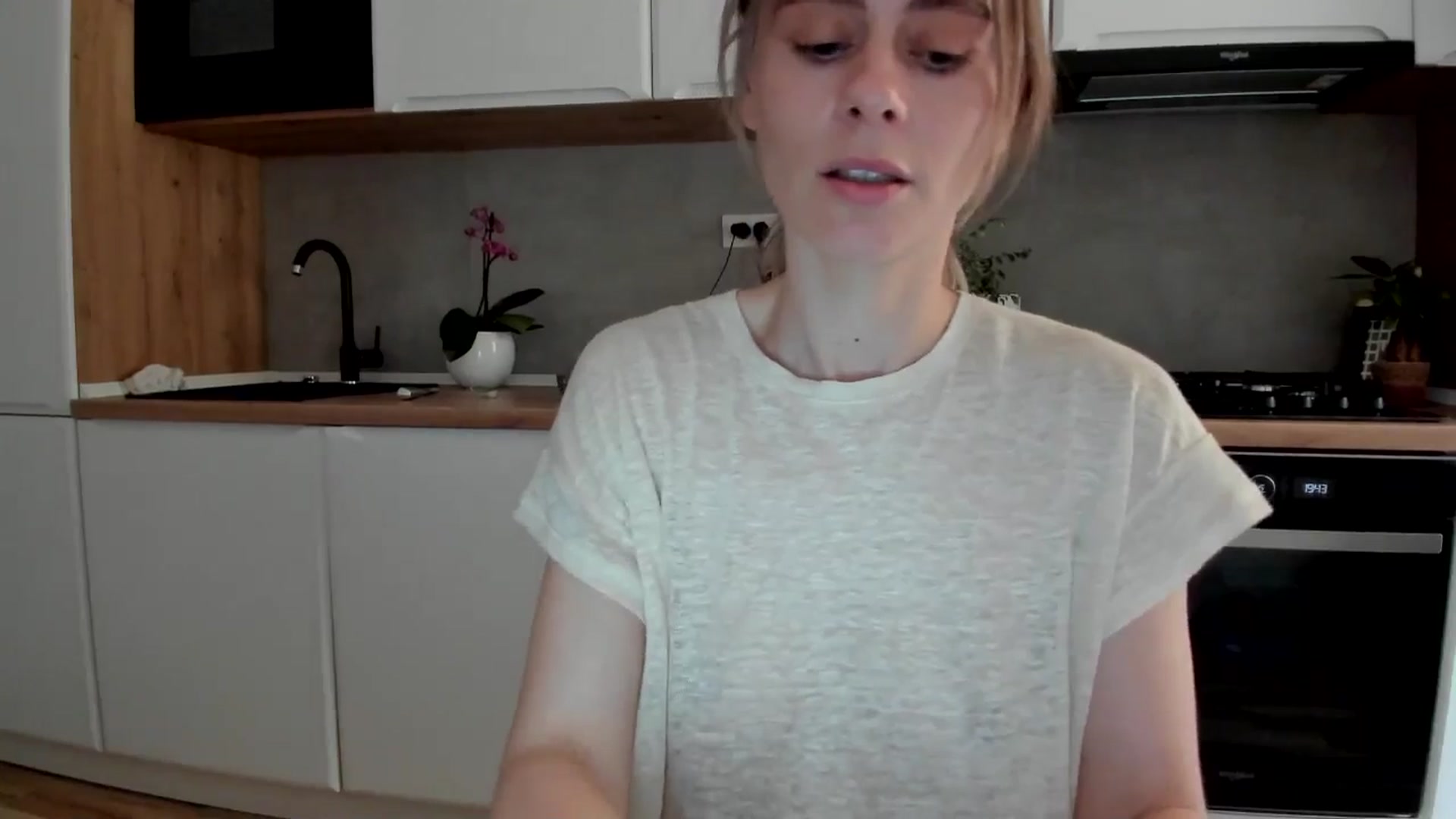 Gallery image thumbnail from DebbyPaige's myfreecams stream on, 04/21/2025, 16:53 image 3 of 20