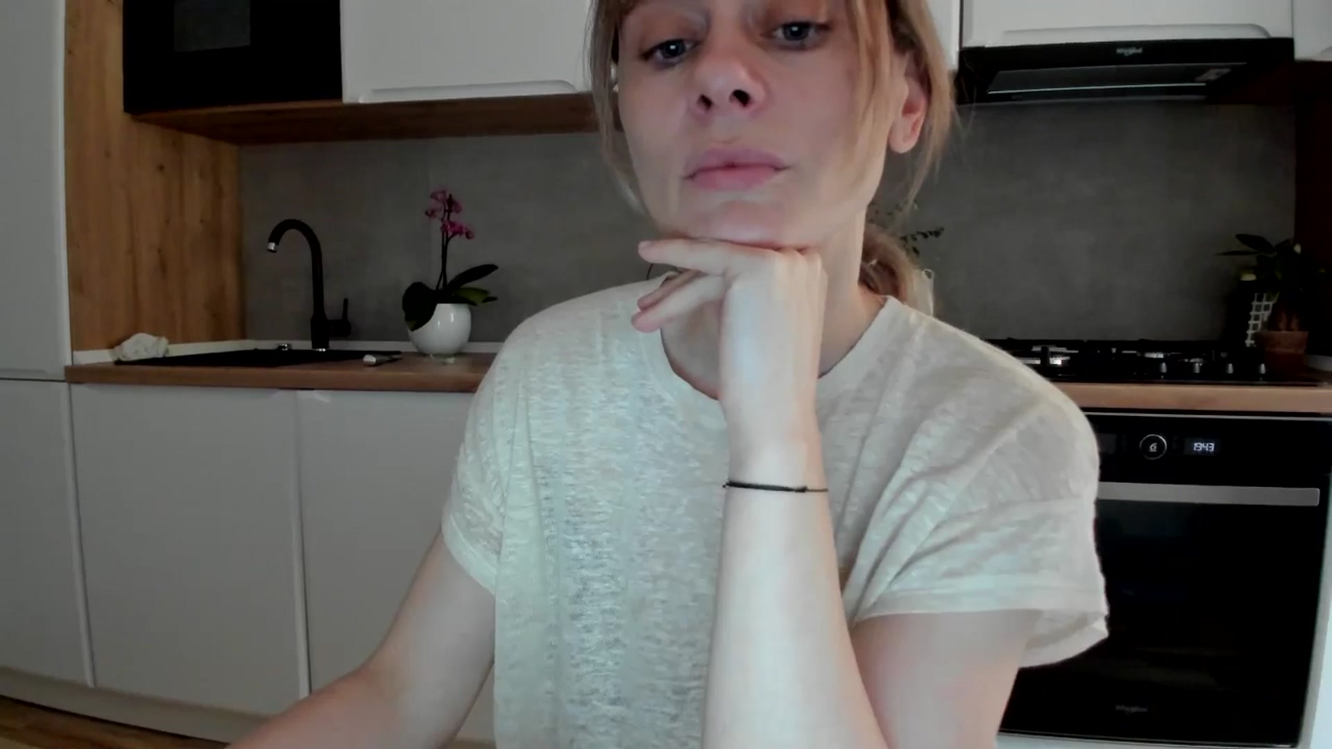 Gallery image thumbnail from DebbyPaige's myfreecams stream on, 04/21/2025, 16:53 image 4 of 20