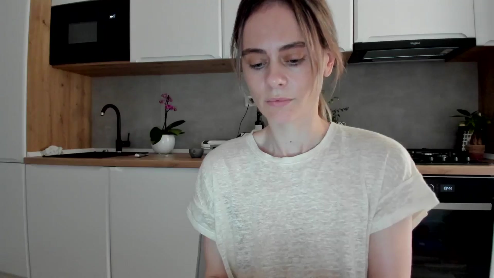 Gallery image thumbnail from DebbyPaige's myfreecams stream on, 04/21/2025, 16:53 image 5 of 20