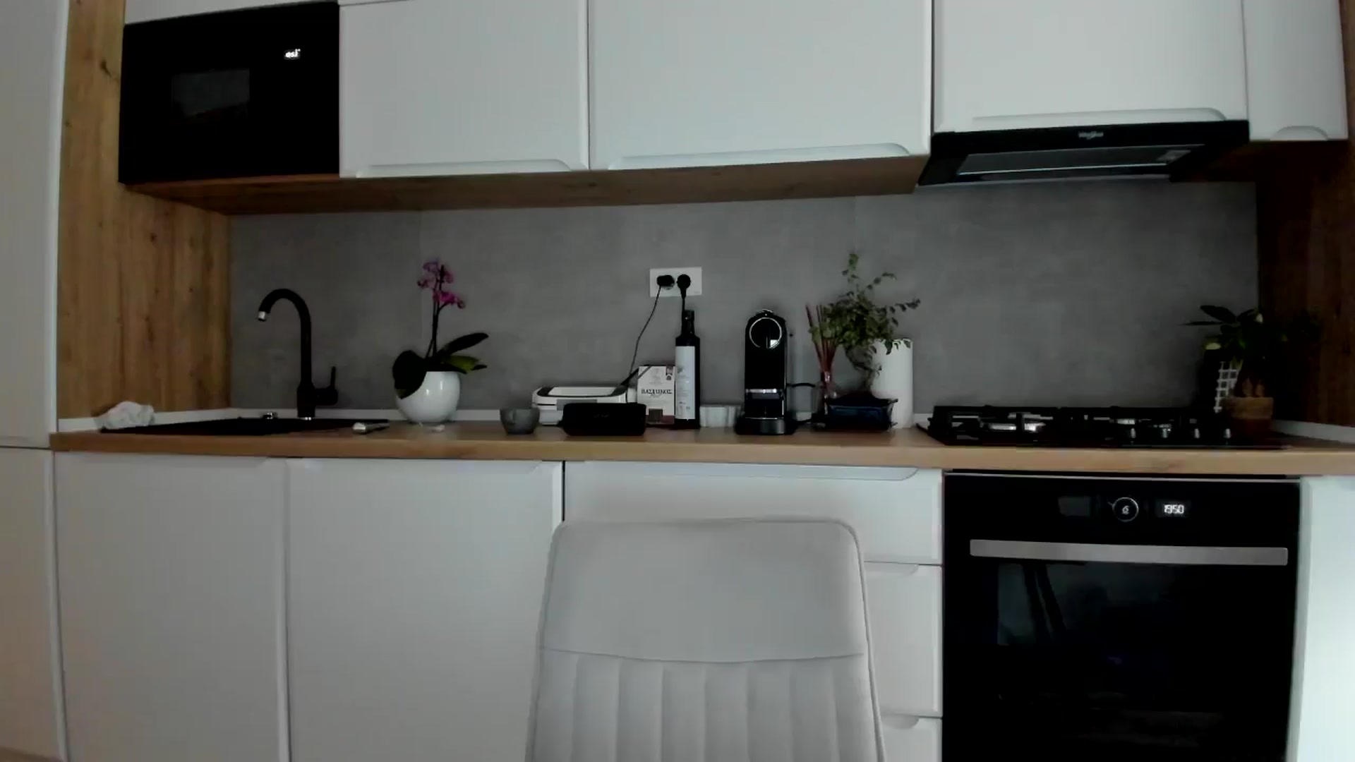 Gallery image thumbnail from DebbyPaige's myfreecams stream on, 04/21/2025, 16:53 image 18 of 20