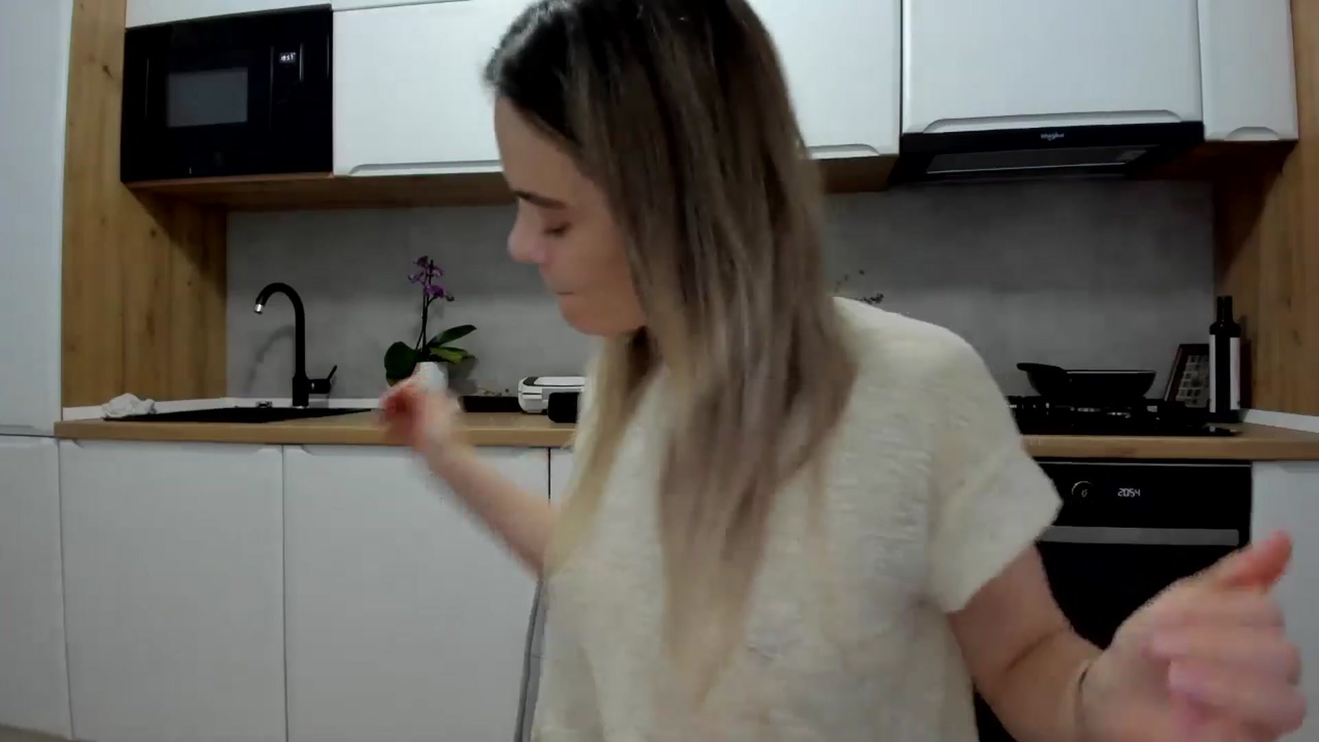 Gallery image thumbnail from DebbyPaige's myfreecams stream on, 04/21/2025, 18:04 image 15 of 20
