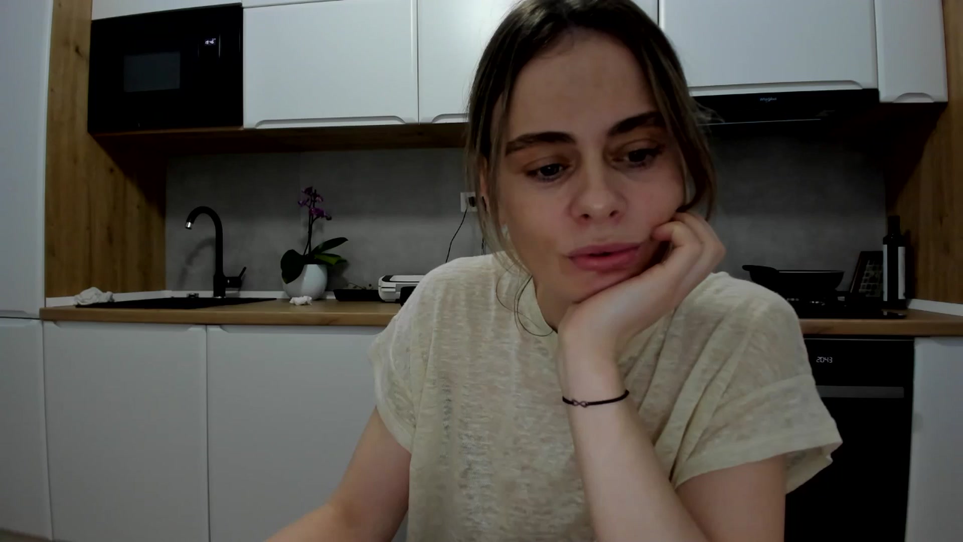 Gallery image thumbnail from DebbyPaige's myfreecams stream on, 04/21/2025, 18:04 image 8 of 20