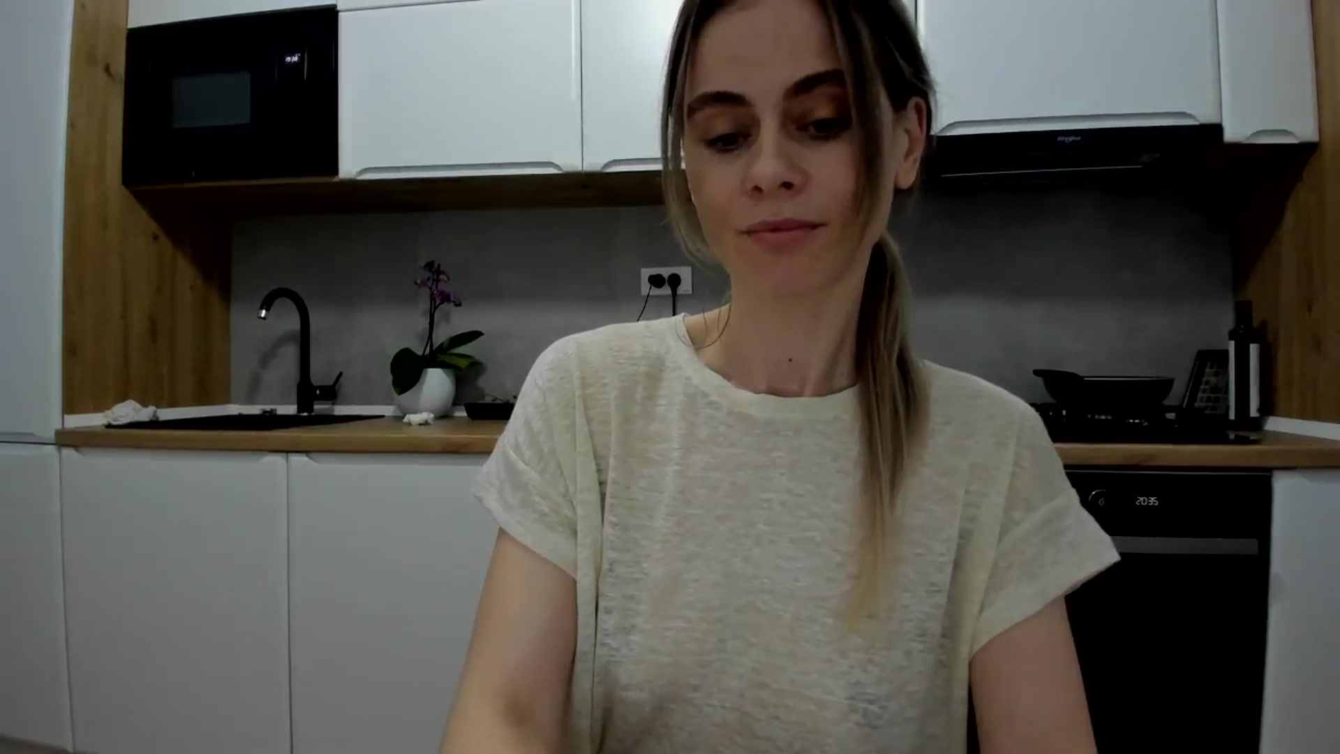 Gallery image thumbnail from DebbyPaige's myfreecams stream on, 04/21/2025, 18:04 image 3 of 20