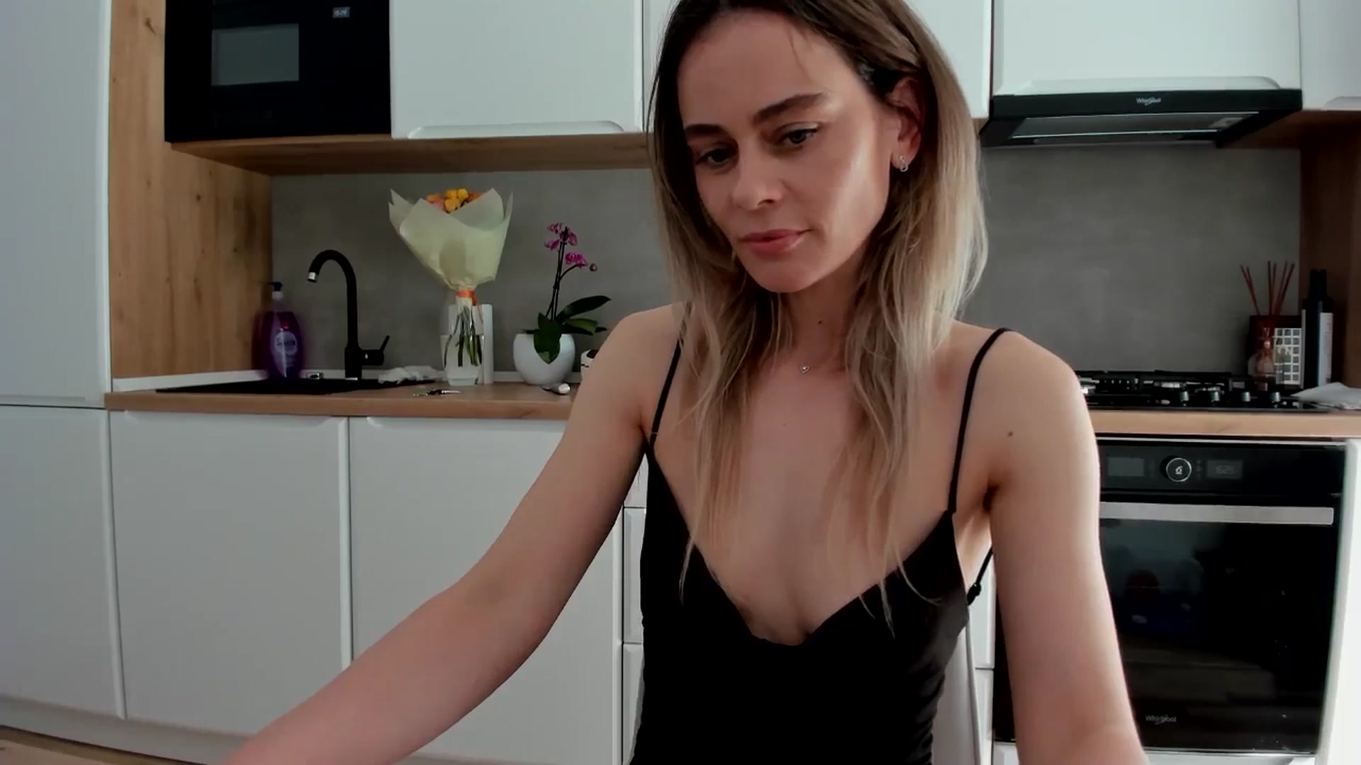 Gallery image thumbnail from DebbyPaige's myfreecams stream on, 04/22/2025, 13:35 image 20 of 20
