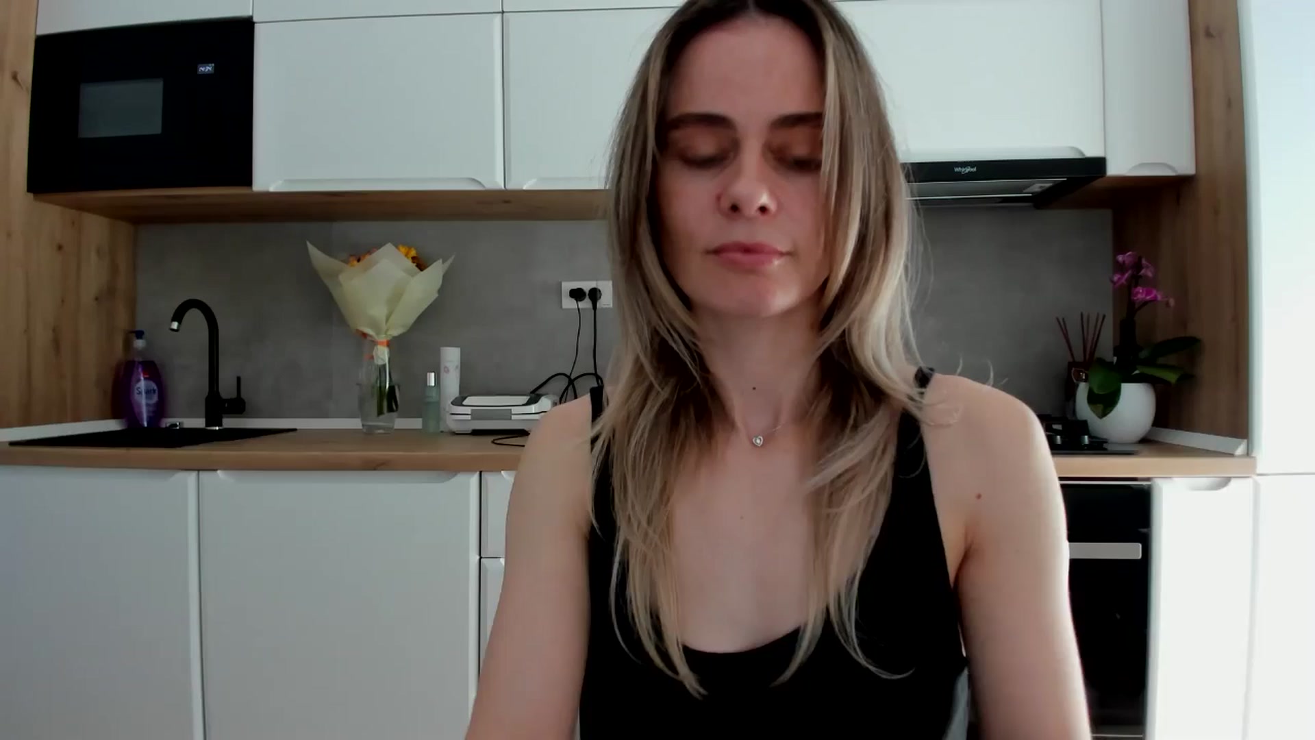 Gallery image thumbnail from DebbyPaige's myfreecams stream on, 04/24/2025, 14:37 image 1 of 20
