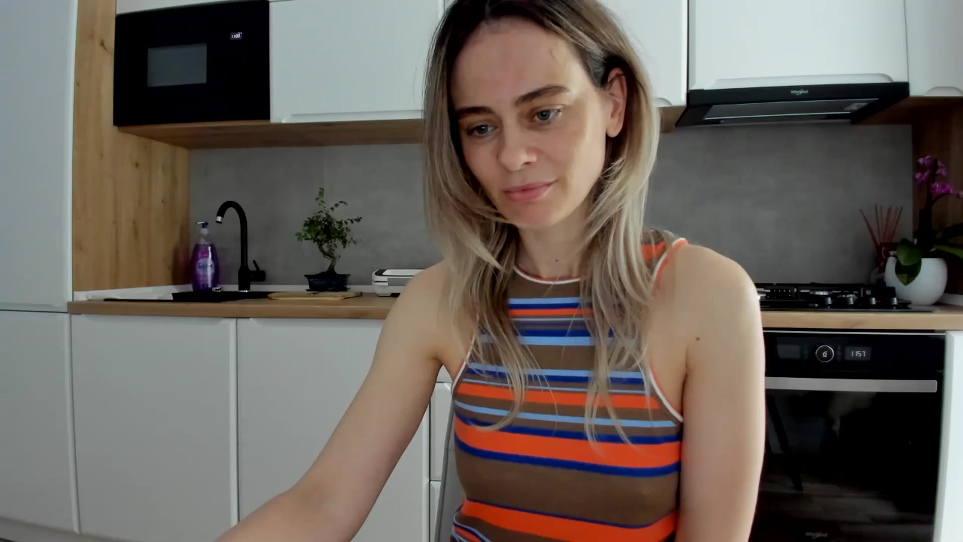 Gallery image thumbnail from DebbyPaige's myfreecams stream on, 04/25/2025, 09:04 image 20 of 20