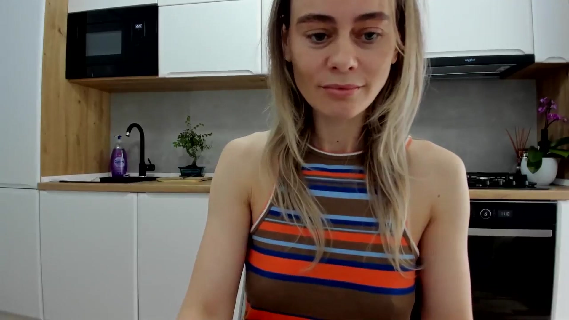 Gallery image thumbnail from DebbyPaige's myfreecams stream on, 04/25/2025, 09:04 image 10 of 20