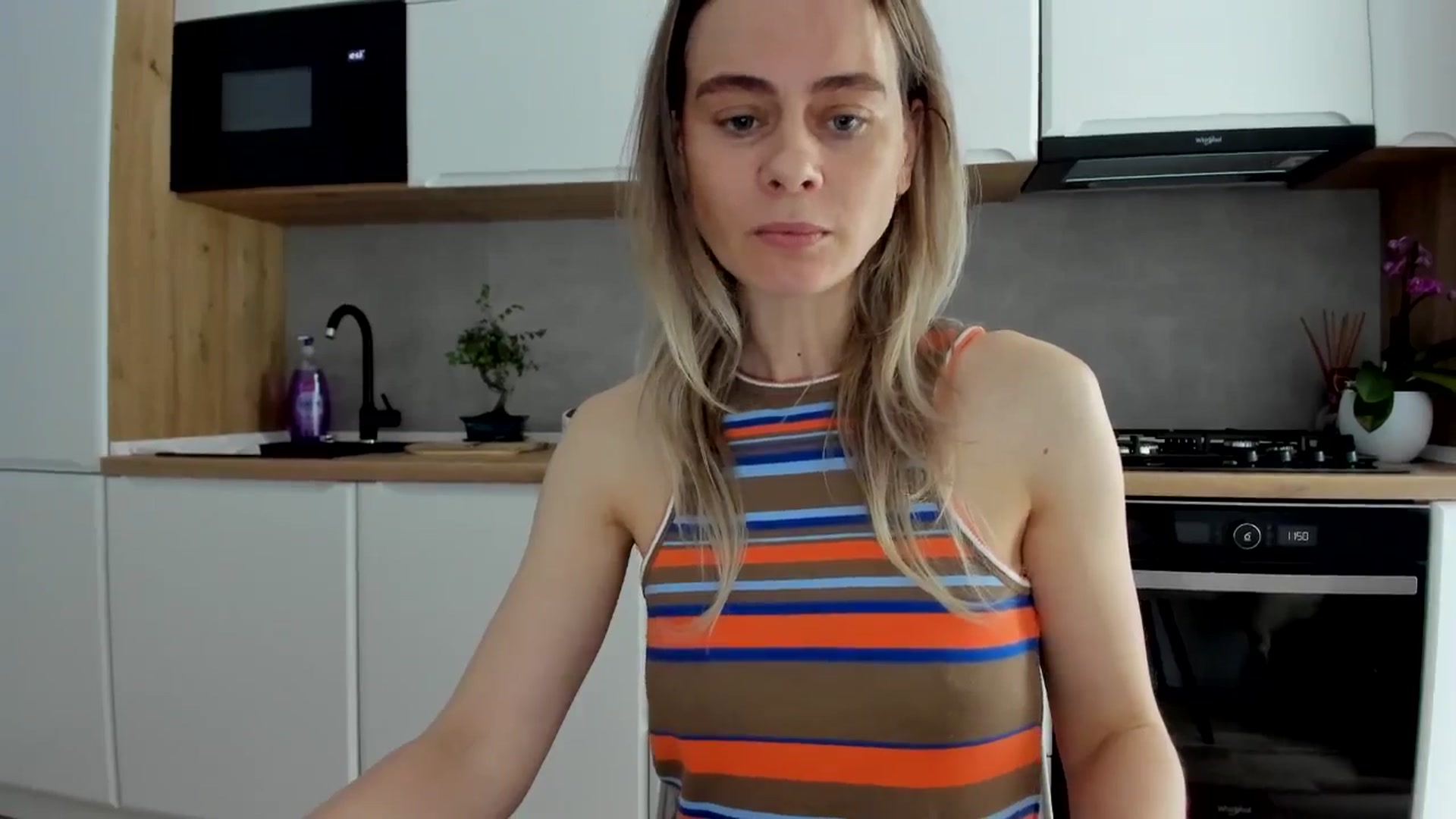Gallery image thumbnail from DebbyPaige's myfreecams stream on, 04/25/2025, 09:04 image 18 of 20