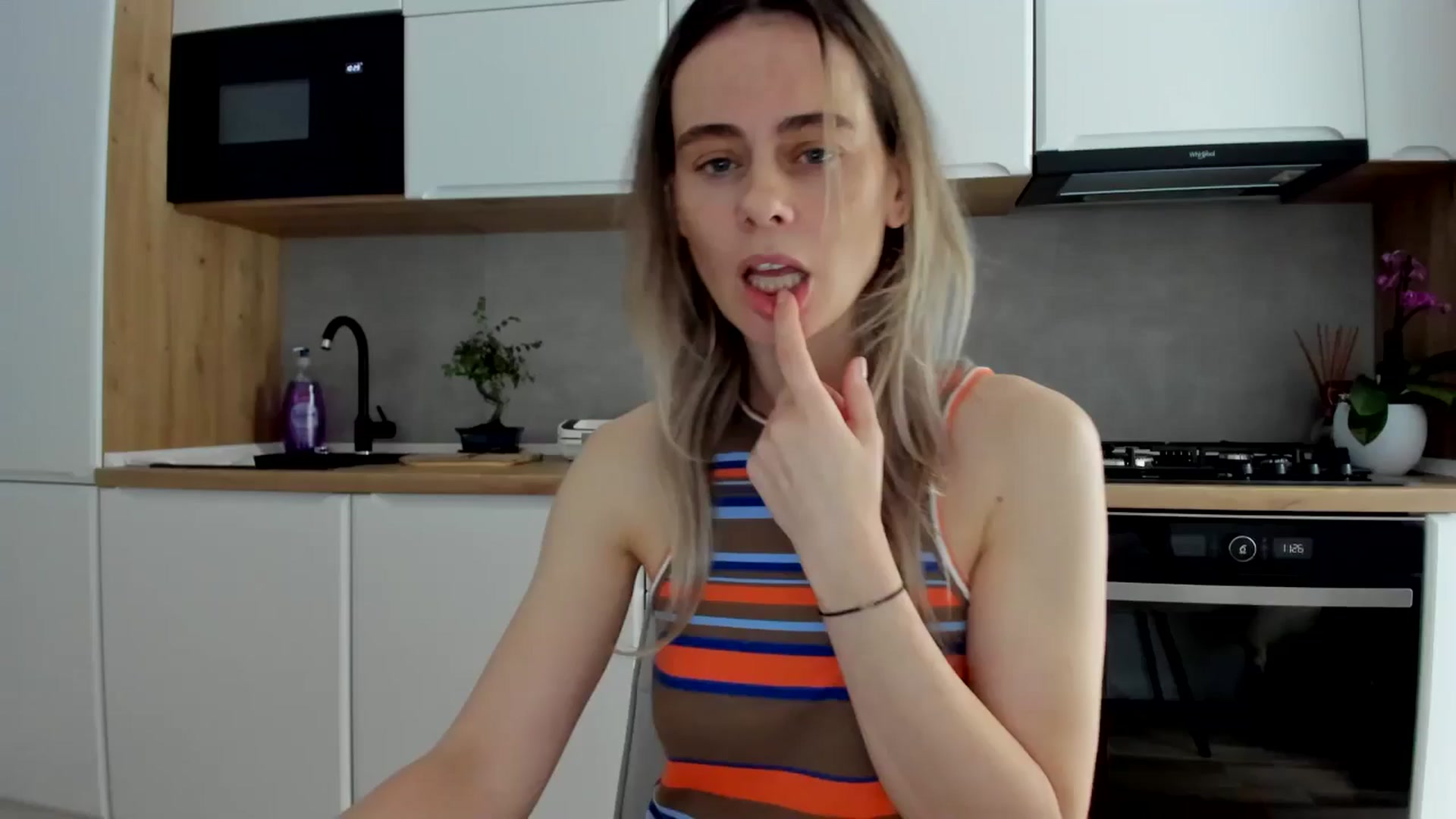 Gallery image thumbnail from DebbyPaige's myfreecams stream on, 04/25/2025, 09:04 image 12 of 20