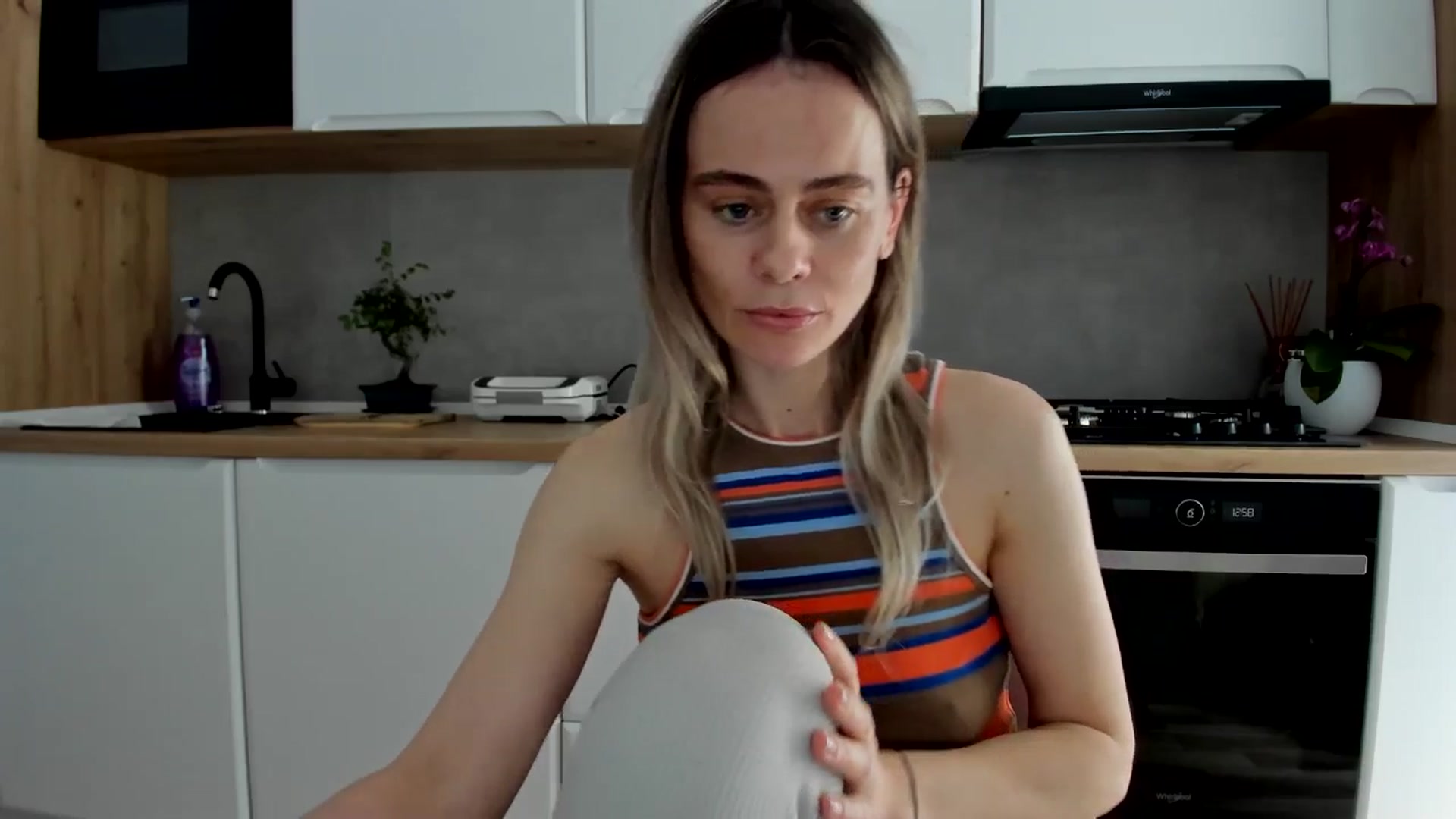 Gallery image thumbnail from DebbyPaige's myfreecams stream on, 04/25/2025, 10:48 image 9 of 20