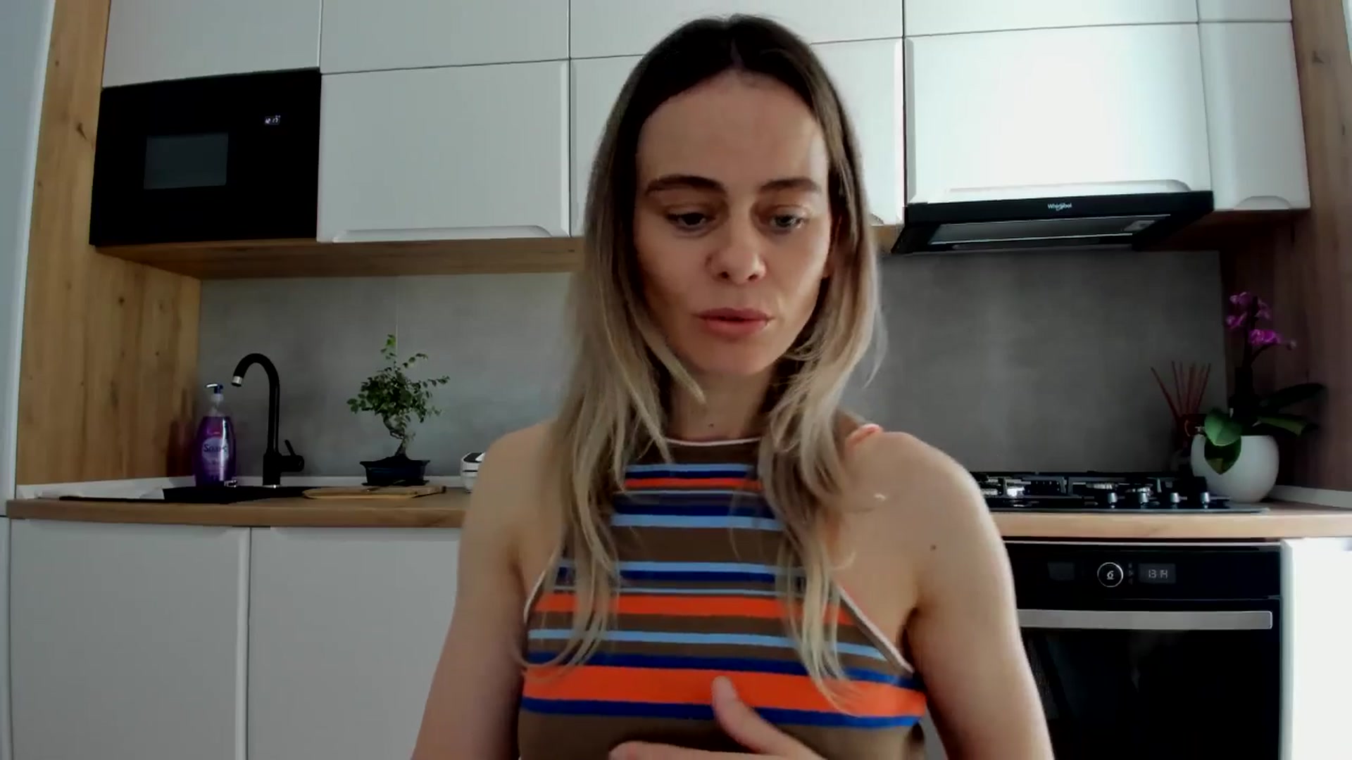 Gallery image thumbnail from DebbyPaige's myfreecams stream on, 04/25/2025, 10:48 image 13 of 20