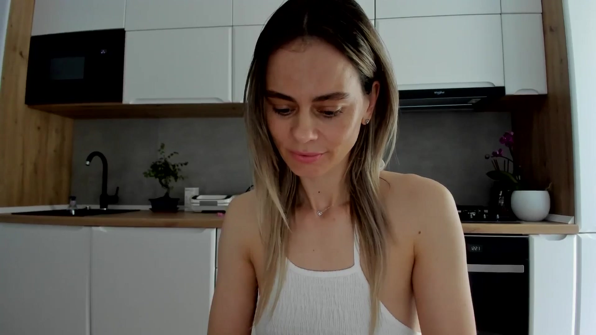 Gallery image thumbnail from DebbyPaige's myfreecams stream on, 04/30/2025, 12:31 image 4 of 20
