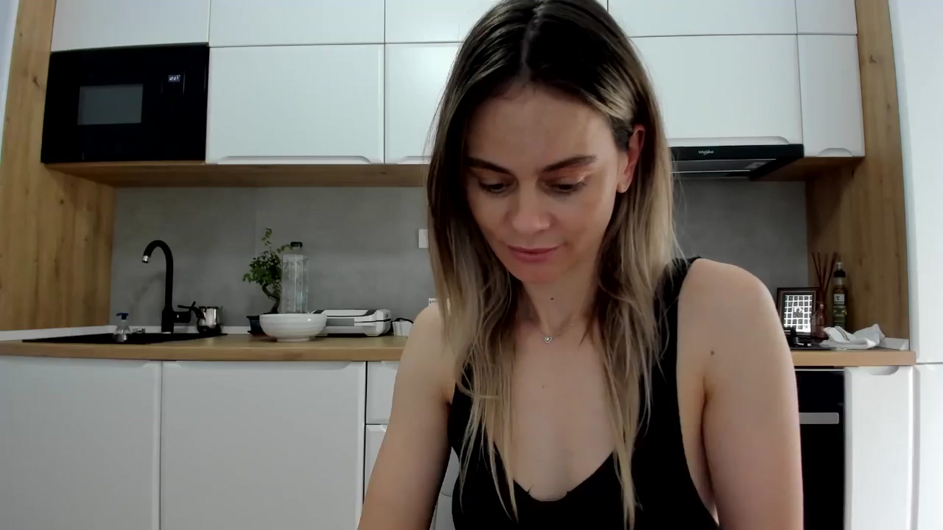 Gallery image thumbnail from DebbyPaige's myfreecams stream on, 05/06/2025, 11:13 image 17 of 20