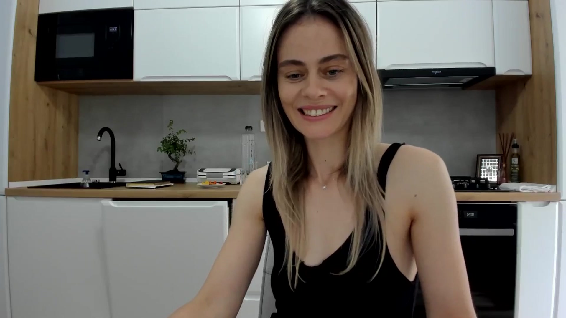 Gallery image thumbnail from DebbyPaige's myfreecams stream on, 05/06/2025, 11:13 image 7 of 20