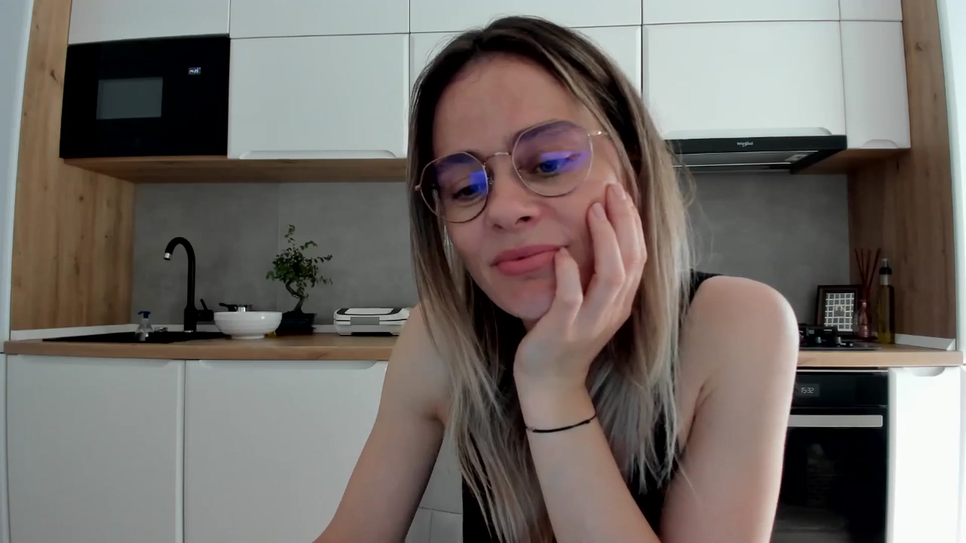 Gallery image thumbnail from DebbyPaige's myfreecams stream on, 05/06/2025, 12:40 image 19 of 20