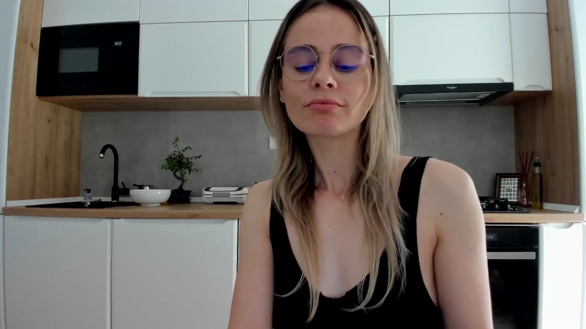 Gallery image thumbnail from DebbyPaige's myfreecams stream on, 05/06/2025, 12:40 image 11 of 20