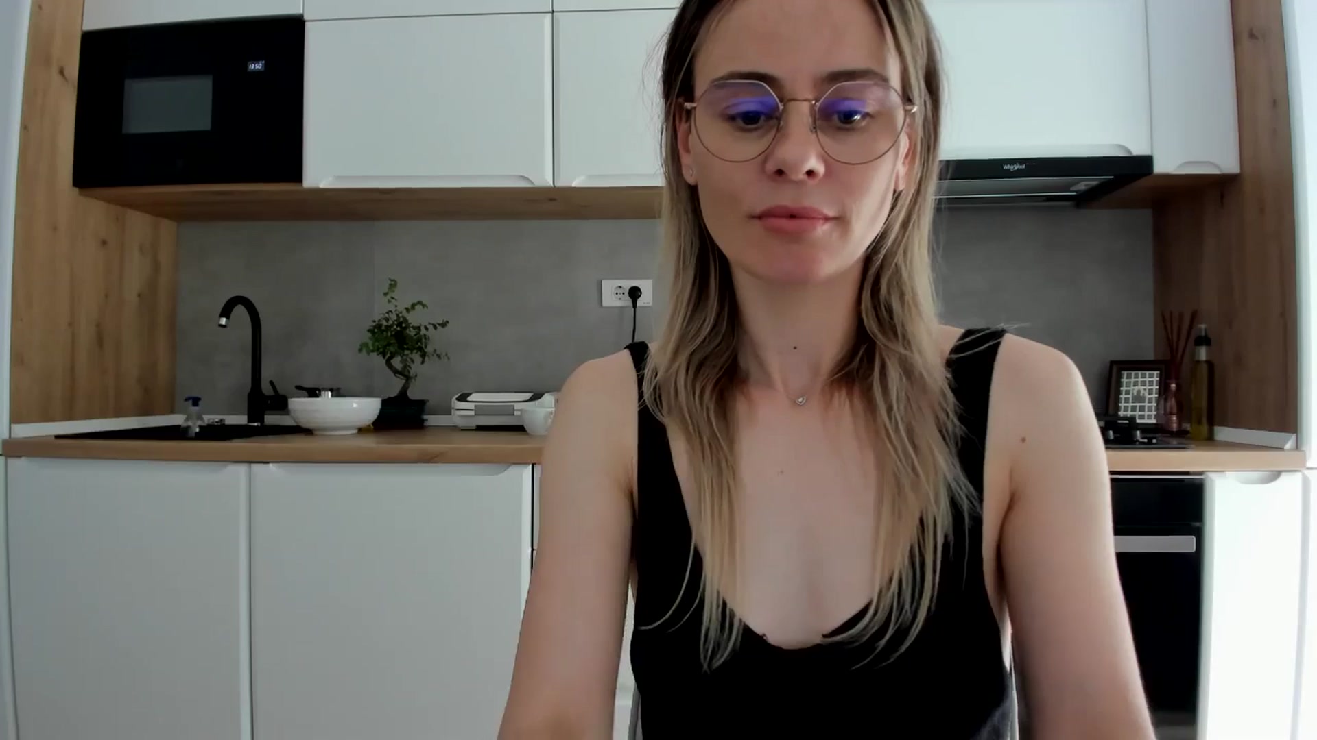 Gallery image thumbnail from DebbyPaige's myfreecams stream on, 05/06/2025, 12:40 image 4 of 20