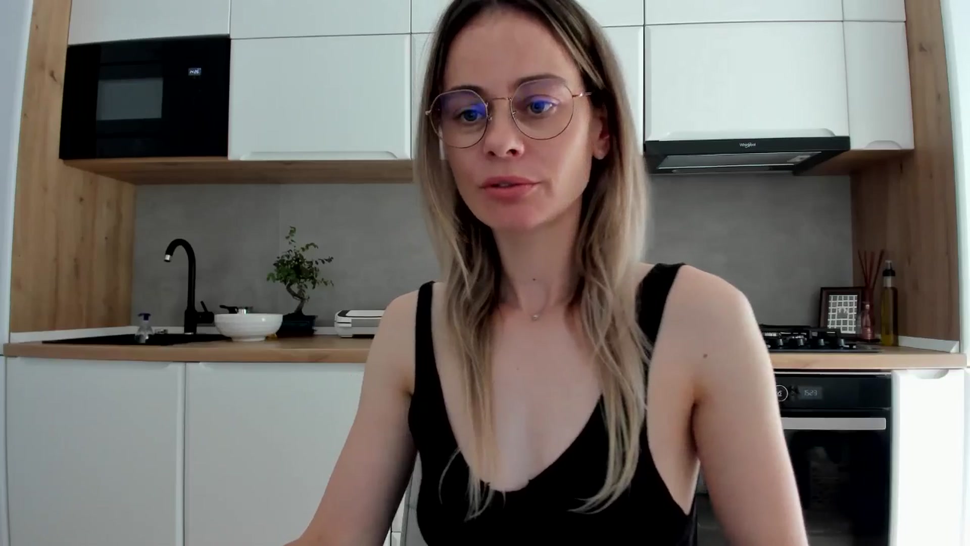 Gallery image thumbnail from DebbyPaige's myfreecams stream on, 05/06/2025, 12:40 image 16 of 20