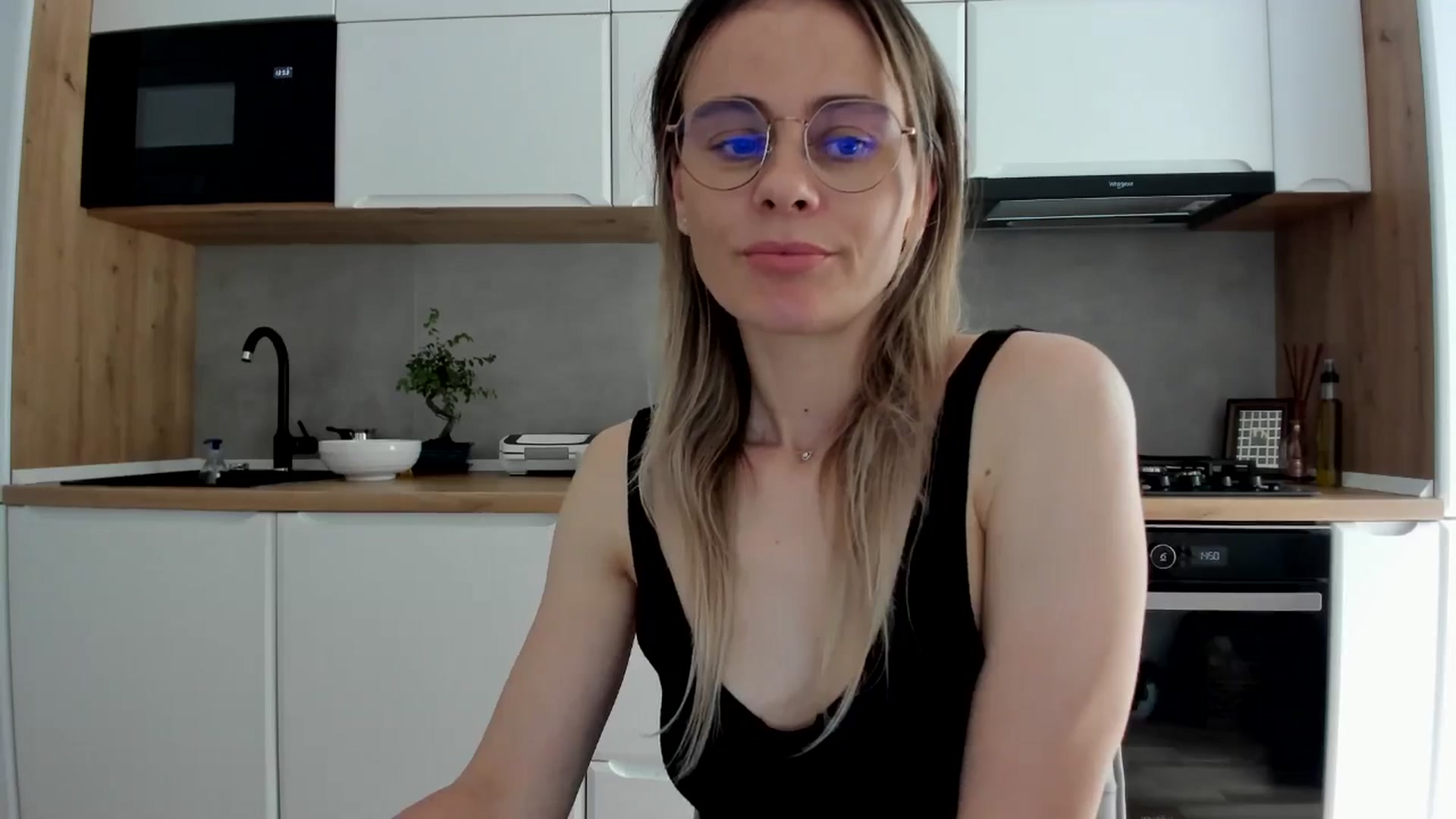Gallery image thumbnail from DebbyPaige's myfreecams stream on, 05/06/2025, 12:40 image 5 of 20
