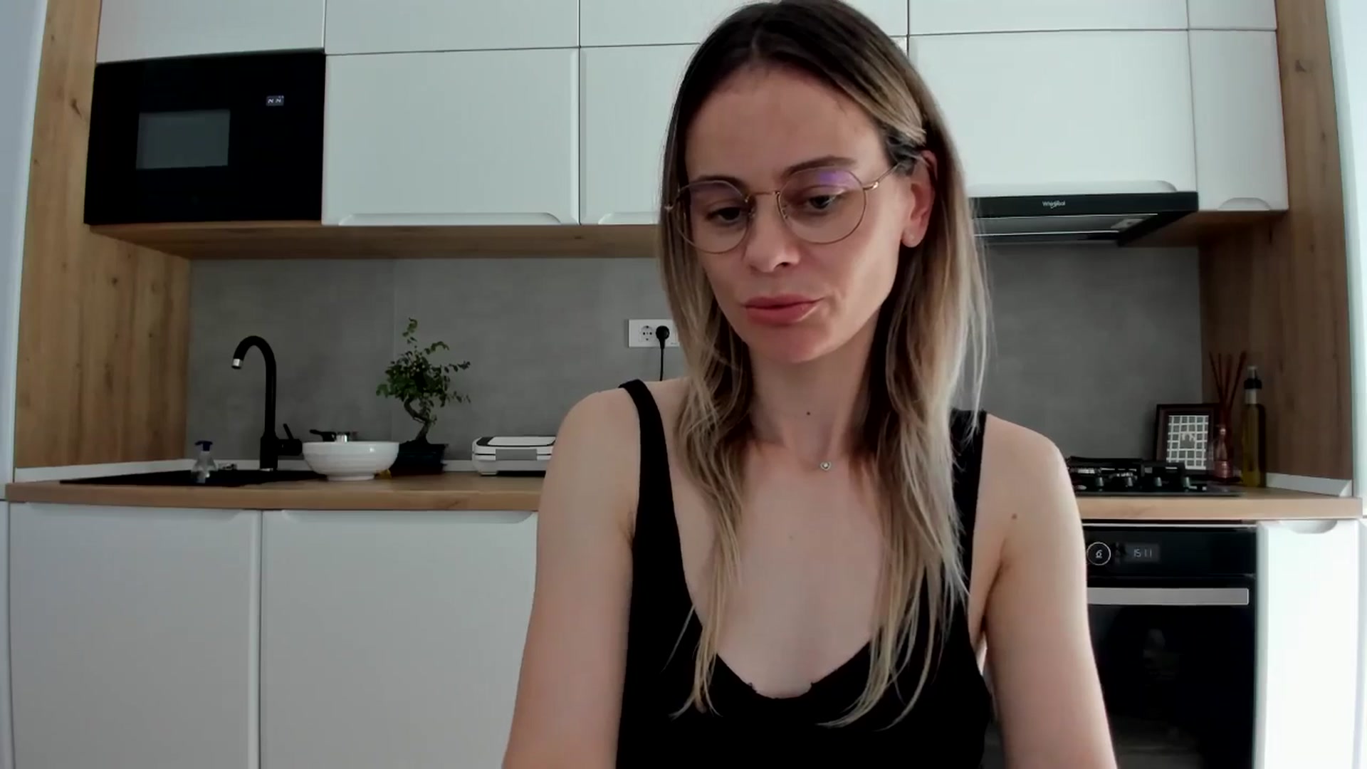 Gallery image thumbnail from DebbyPaige's myfreecams stream on, 05/06/2025, 12:40 image 12 of 20
