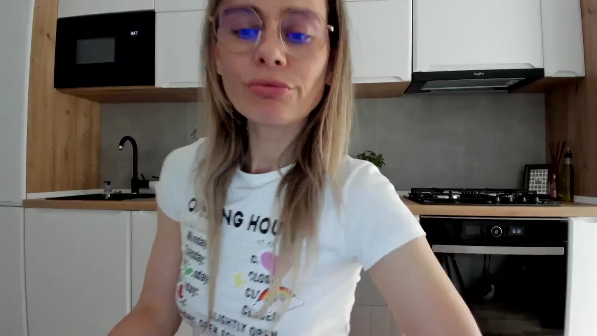 Gallery image thumbnail from DebbyPaige's myfreecams stream on, 05/06/2025, 13:57 image 8 of 20