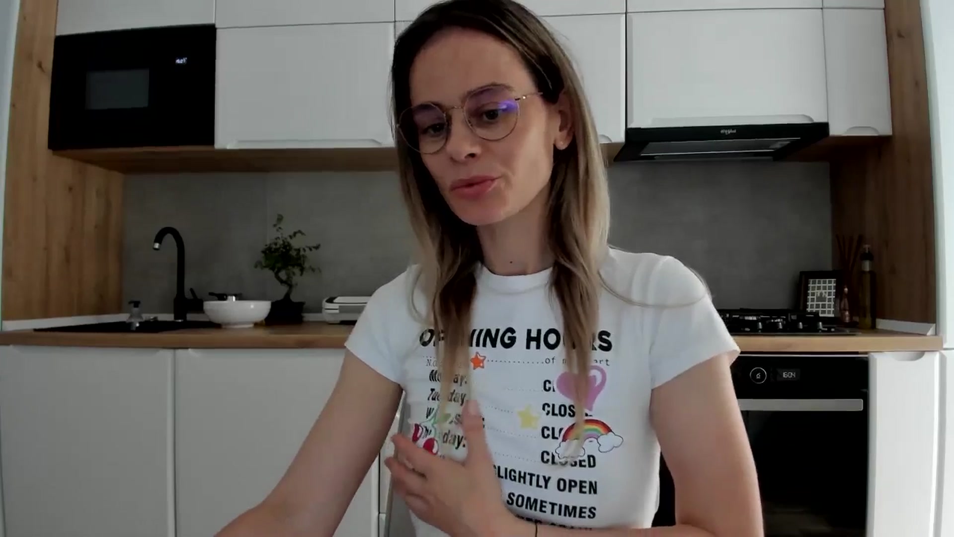 Gallery image thumbnail from DebbyPaige's myfreecams stream on, 05/06/2025, 13:57 image 3 of 20