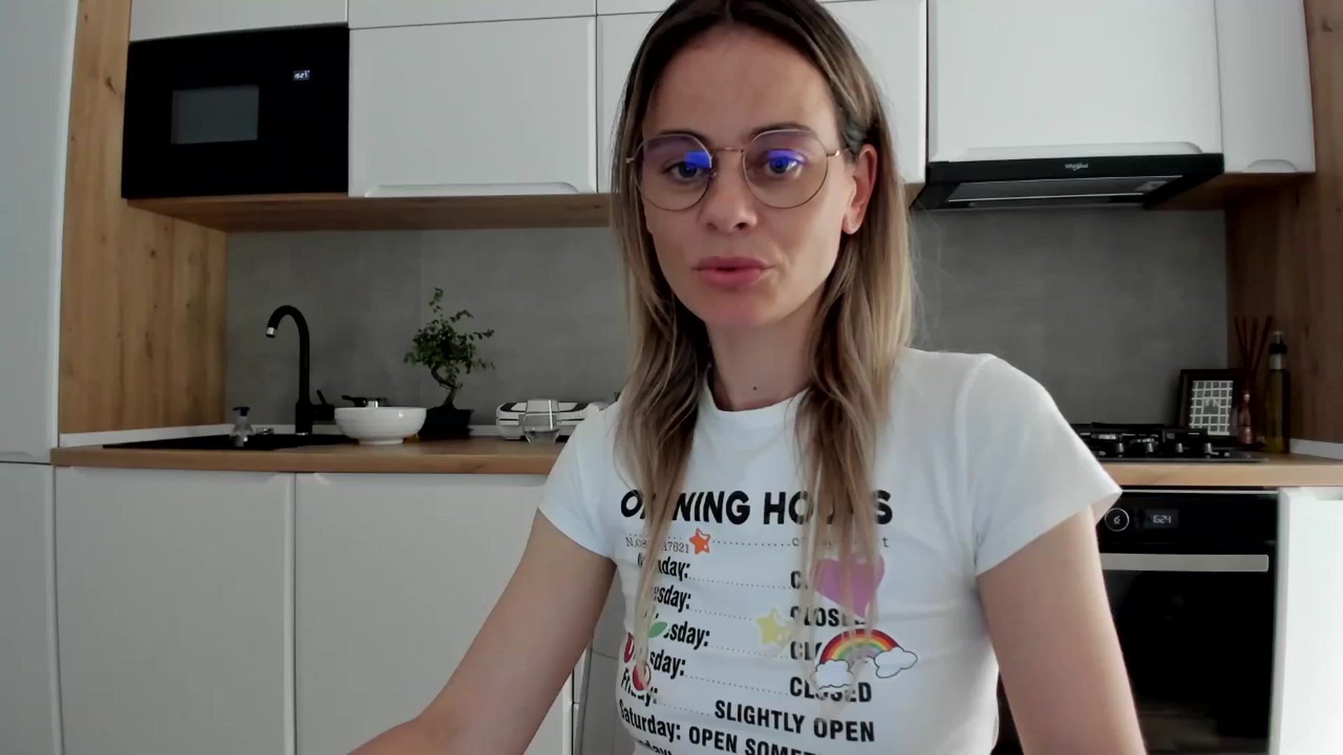 Gallery image thumbnail from DebbyPaige's myfreecams stream on, 05/06/2025, 13:57 image 10 of 20