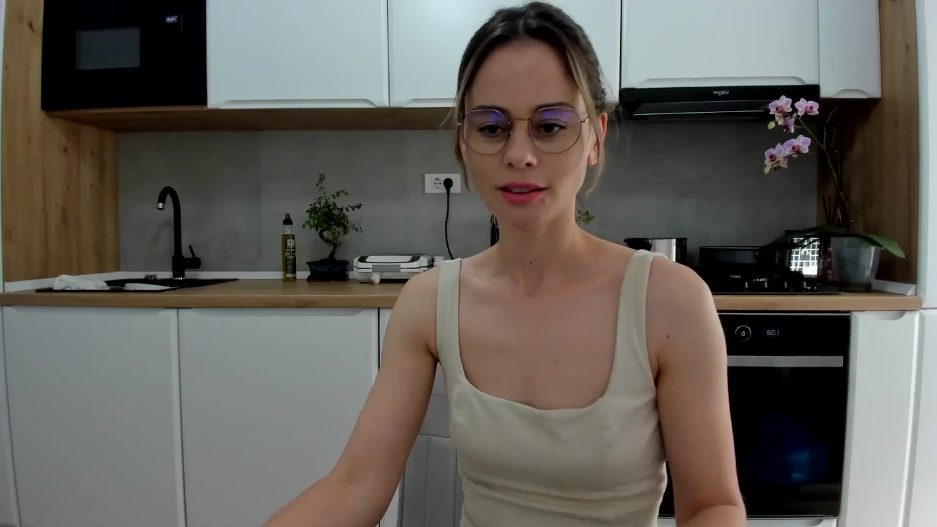 Gallery image thumbnail from DebbyPaige's myfreecams stream on, 05/10/2025, 13:47 image 10 of 20