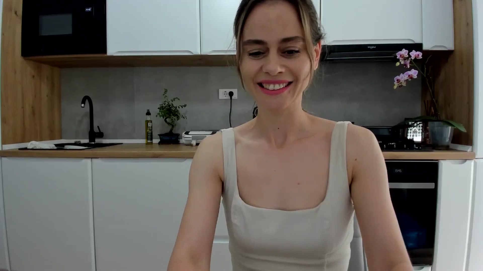 Gallery image thumbnail from DebbyPaige's myfreecams stream on, 05/10/2025, 13:47 image 6 of 20
