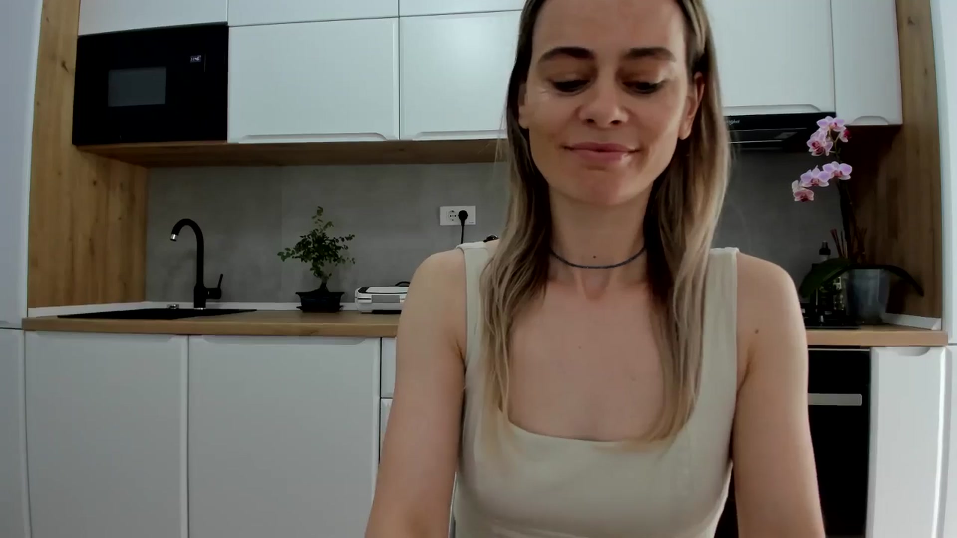 Gallery image thumbnail from DebbyPaige's myfreecams stream on, 05/13/2025, 10:07 image 8 of 20