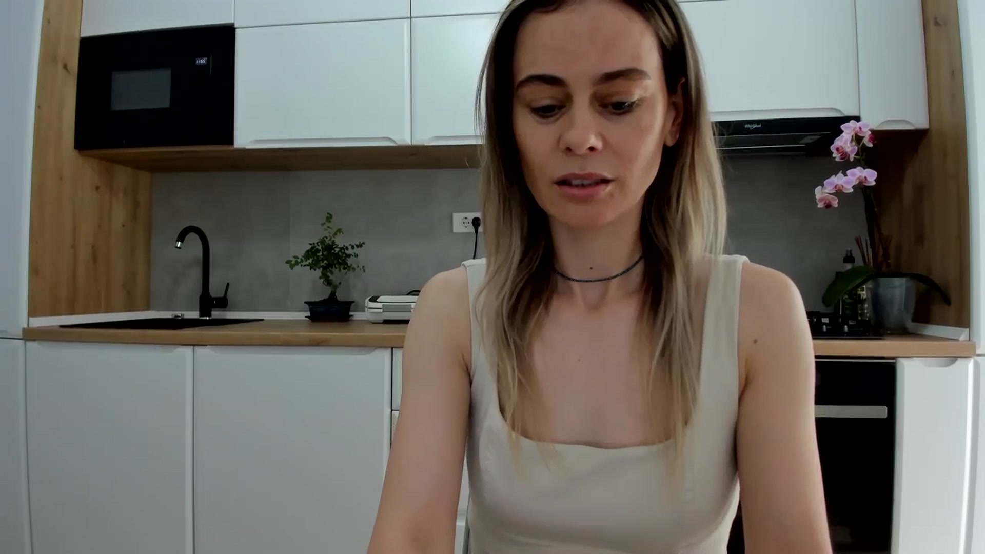 Gallery image thumbnail from DebbyPaige's myfreecams stream on, 05/13/2025, 10:07 image 13 of 20
