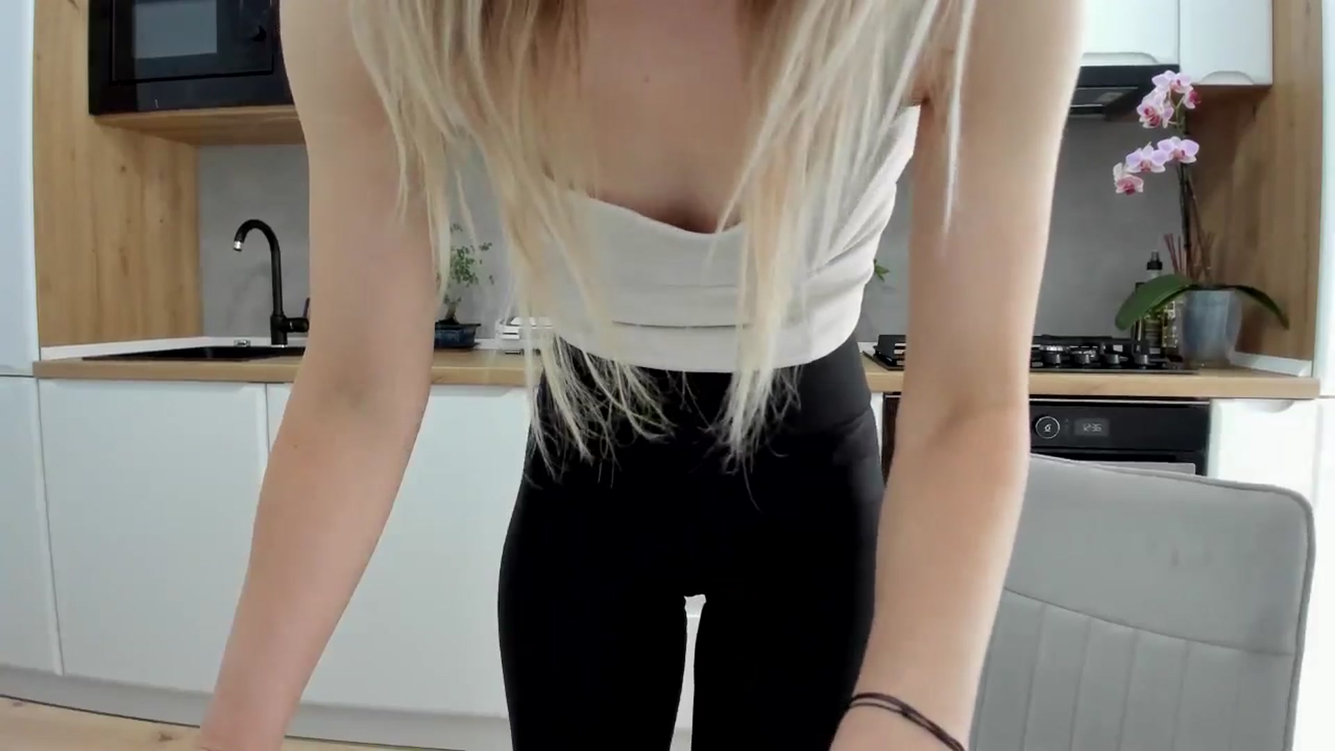 Gallery image thumbnail from DebbyPaige's myfreecams stream on, 05/13/2025, 10:07 image 4 of 20