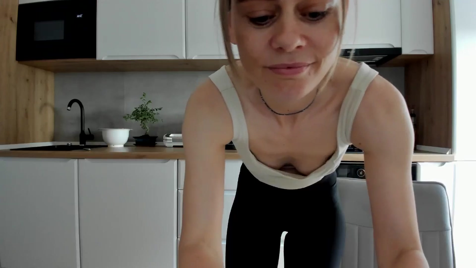 Gallery image thumbnail from DebbyPaige's myfreecams stream on, 05/13/2025, 14:34 image 5 of 20