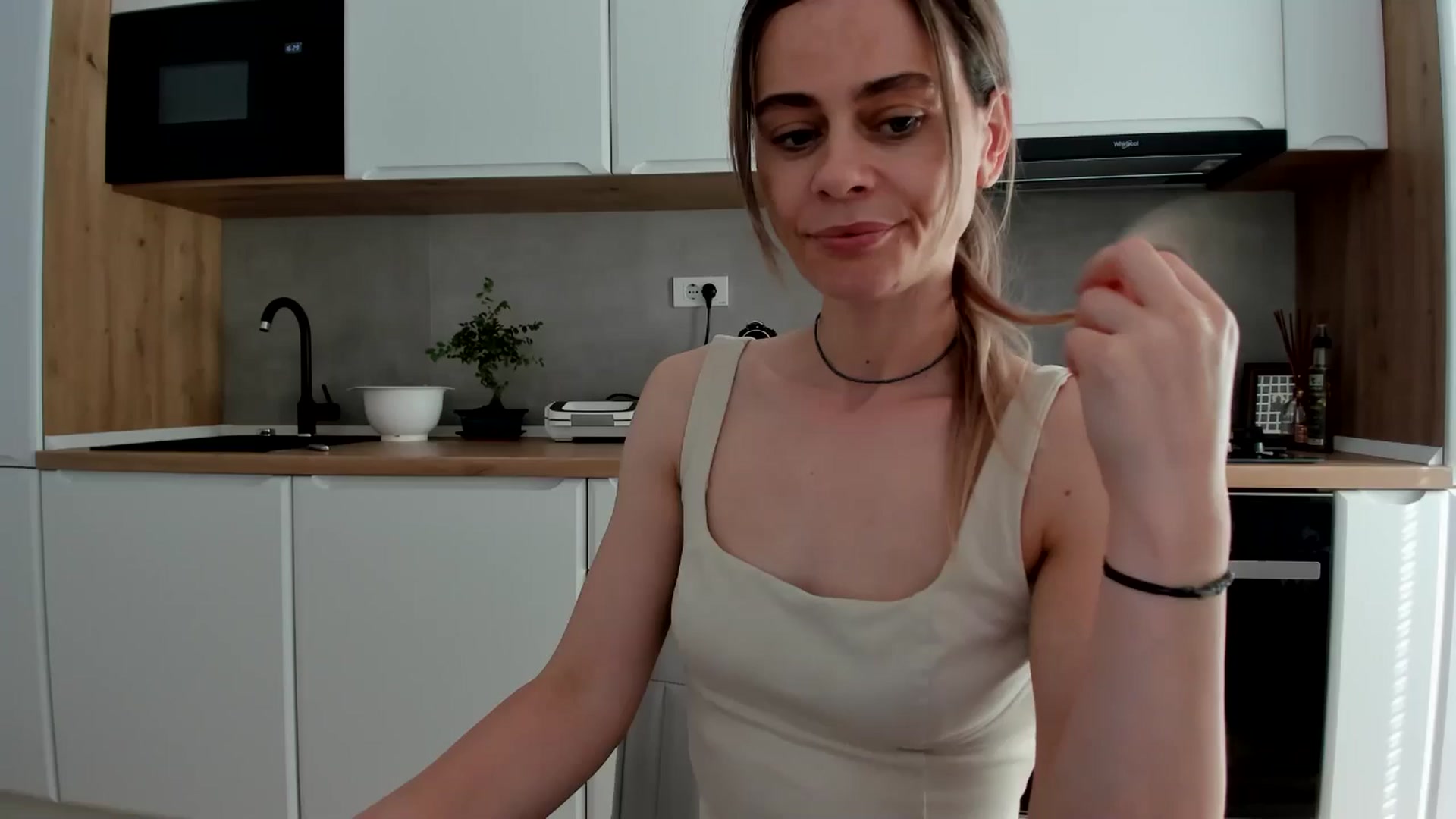 Gallery image thumbnail from DebbyPaige's myfreecams stream on, 05/13/2025, 14:34 image 19 of 20