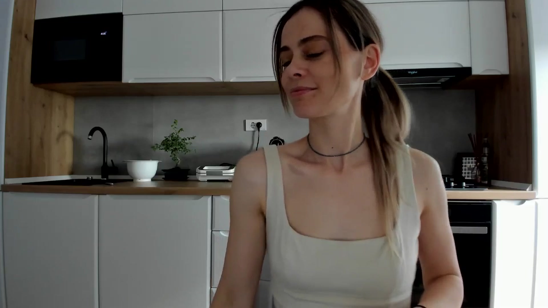 Gallery image thumbnail from DebbyPaige's myfreecams stream on, 05/13/2025, 14:34 image 12 of 20
