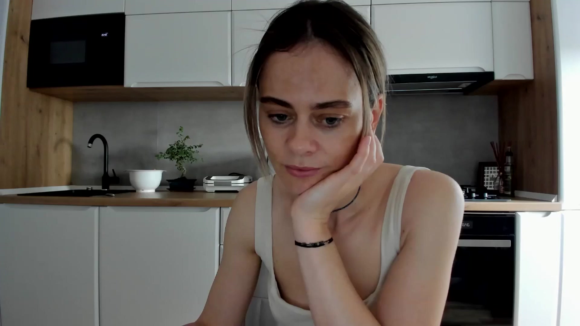 Gallery image thumbnail from DebbyPaige's myfreecams stream on, 05/13/2025, 14:34 image 7 of 20