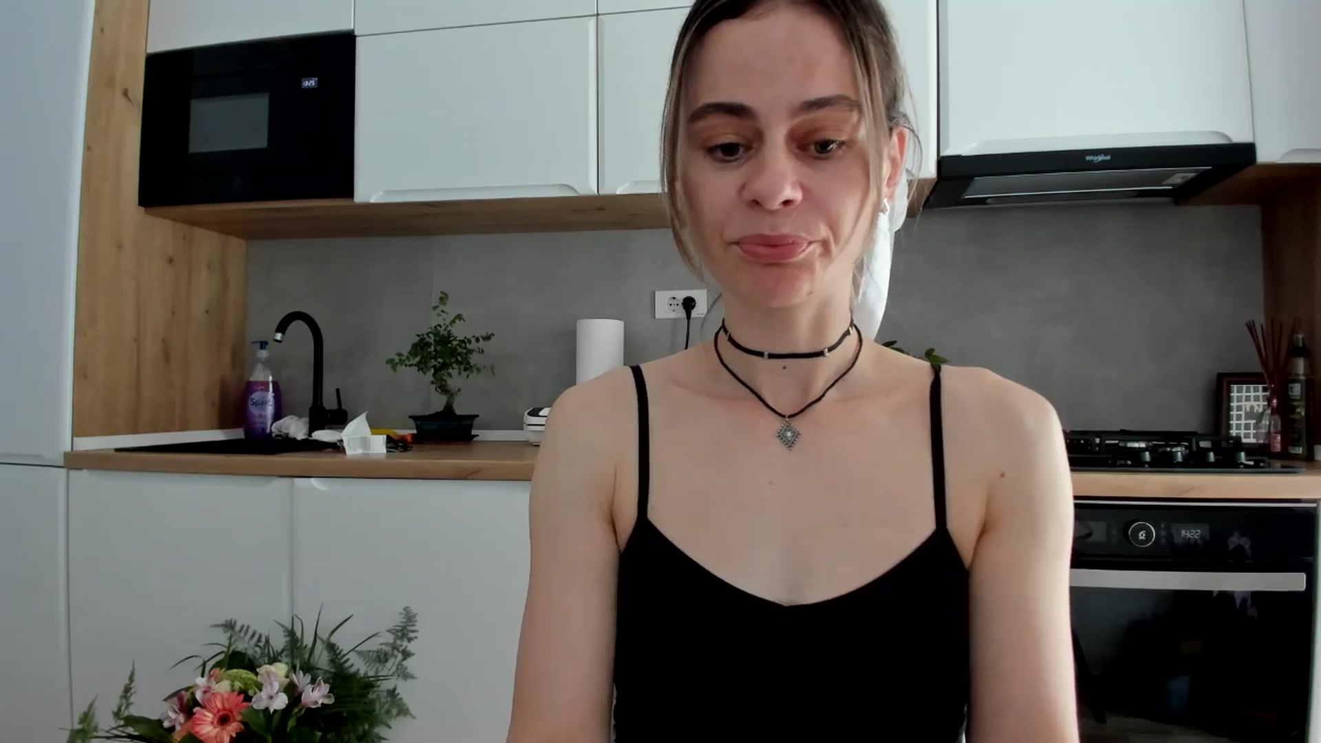 Gallery image thumbnail from DebbyPaige's myfreecams stream on, 05/14/2025, 13:14 image 11 of 20