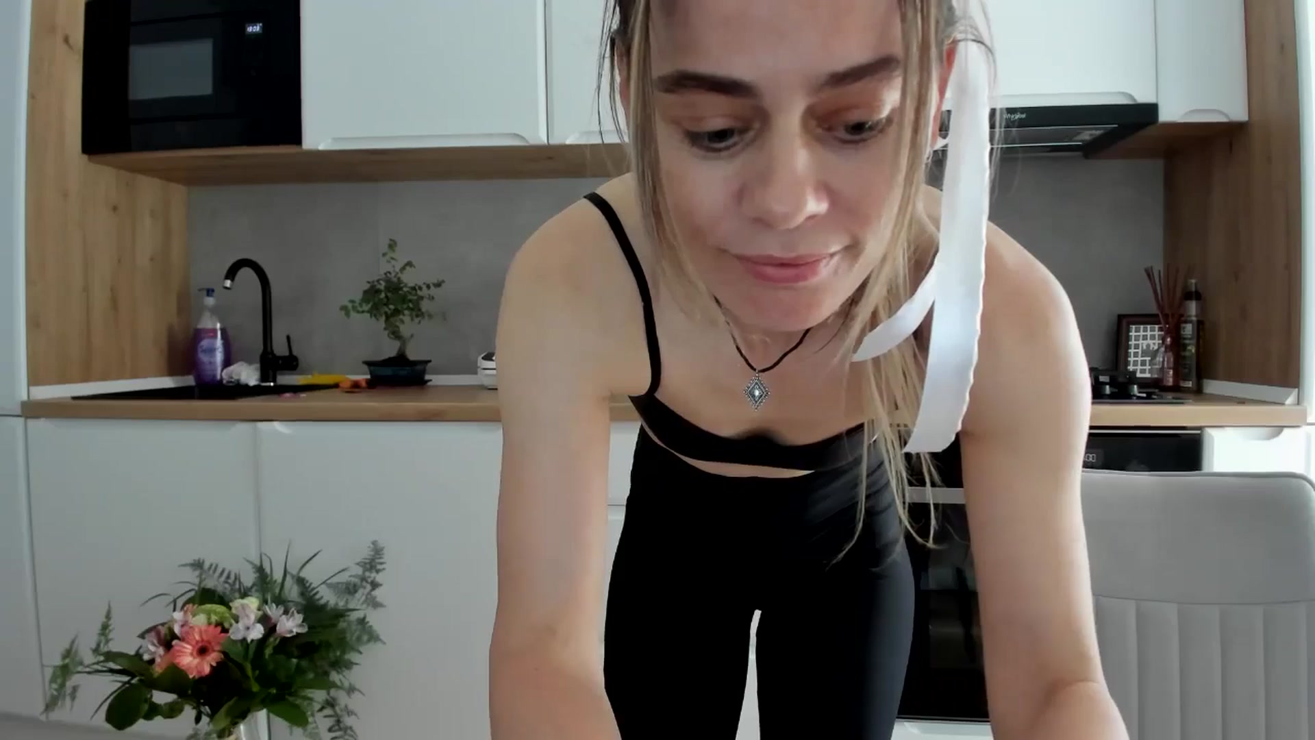 Gallery image thumbnail from DebbyPaige's myfreecams stream on, 05/14/2025, 13:14 image 9 of 20