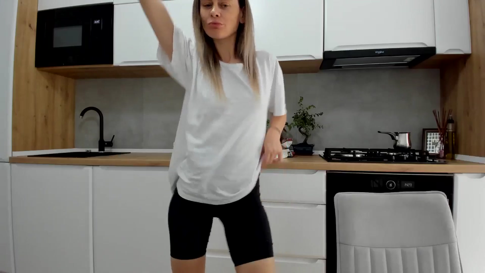 Gallery image thumbnail from DebbyPaige's myfreecams stream on, 05/16/2025, 14:11 image 8 of 20