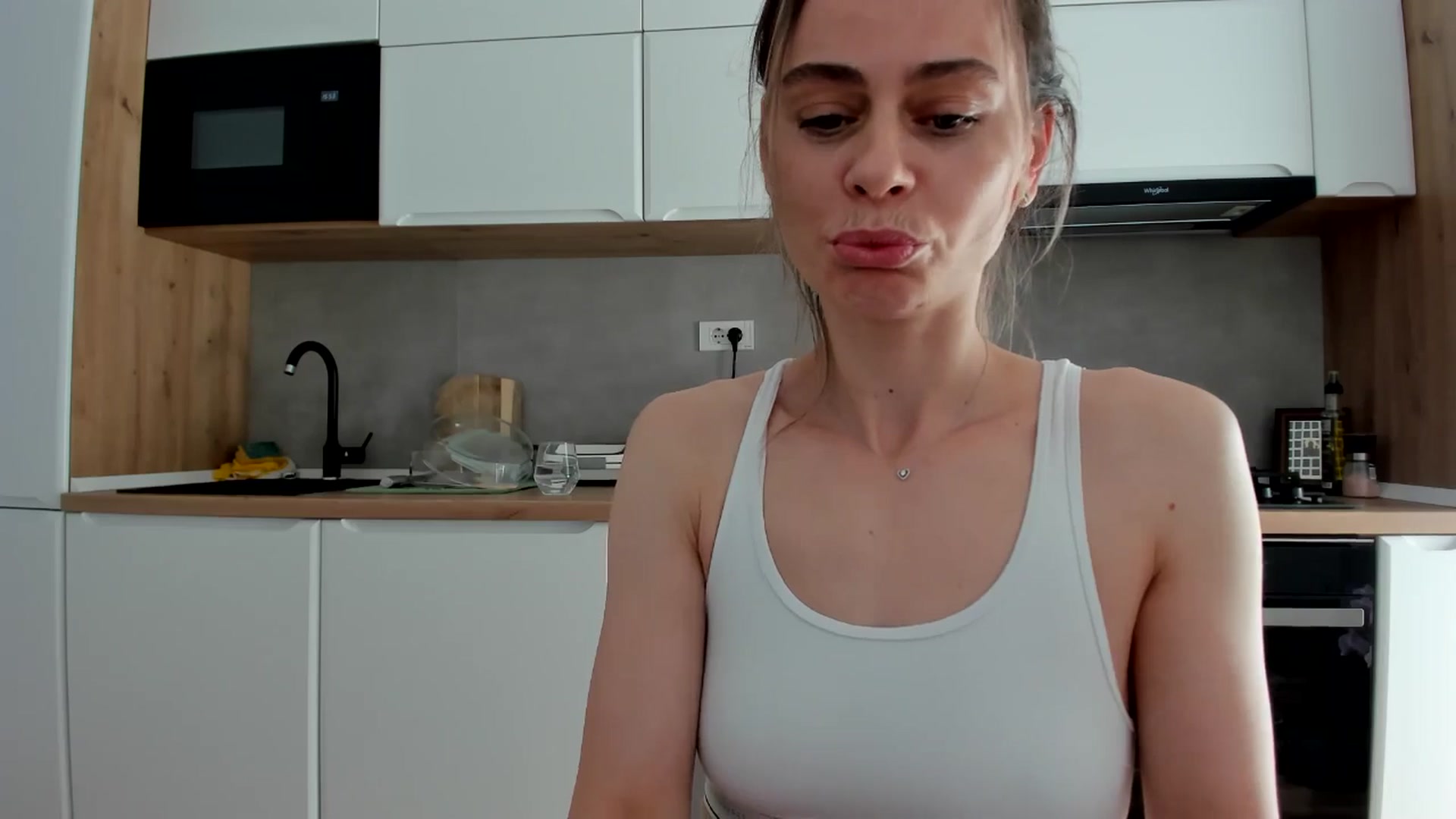 Gallery image thumbnail from DebbyPaige's myfreecams stream on, 05/18/2025, 15:03 image 9 of 20