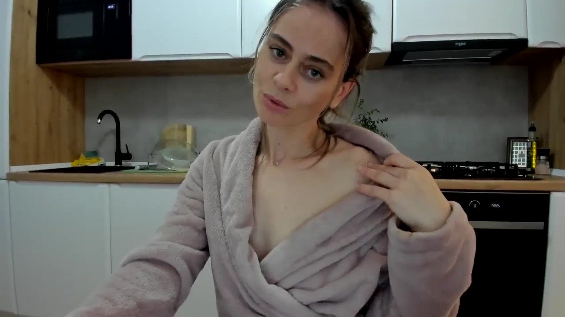 Gallery image thumbnail from DebbyPaige's myfreecams stream on, 05/18/2025, 17:06 image 18 of 20