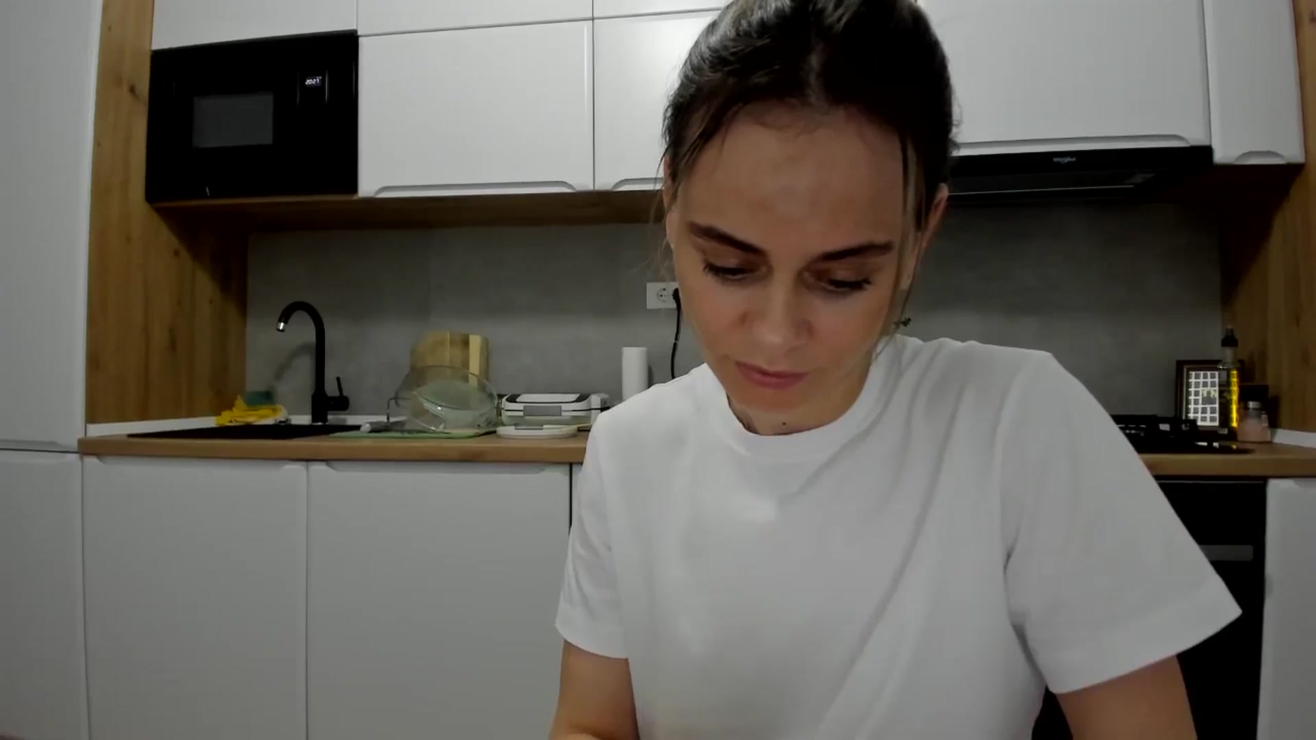 Gallery image thumbnail from DebbyPaige's myfreecams stream on, 05/18/2025, 18:44 image 12 of 20