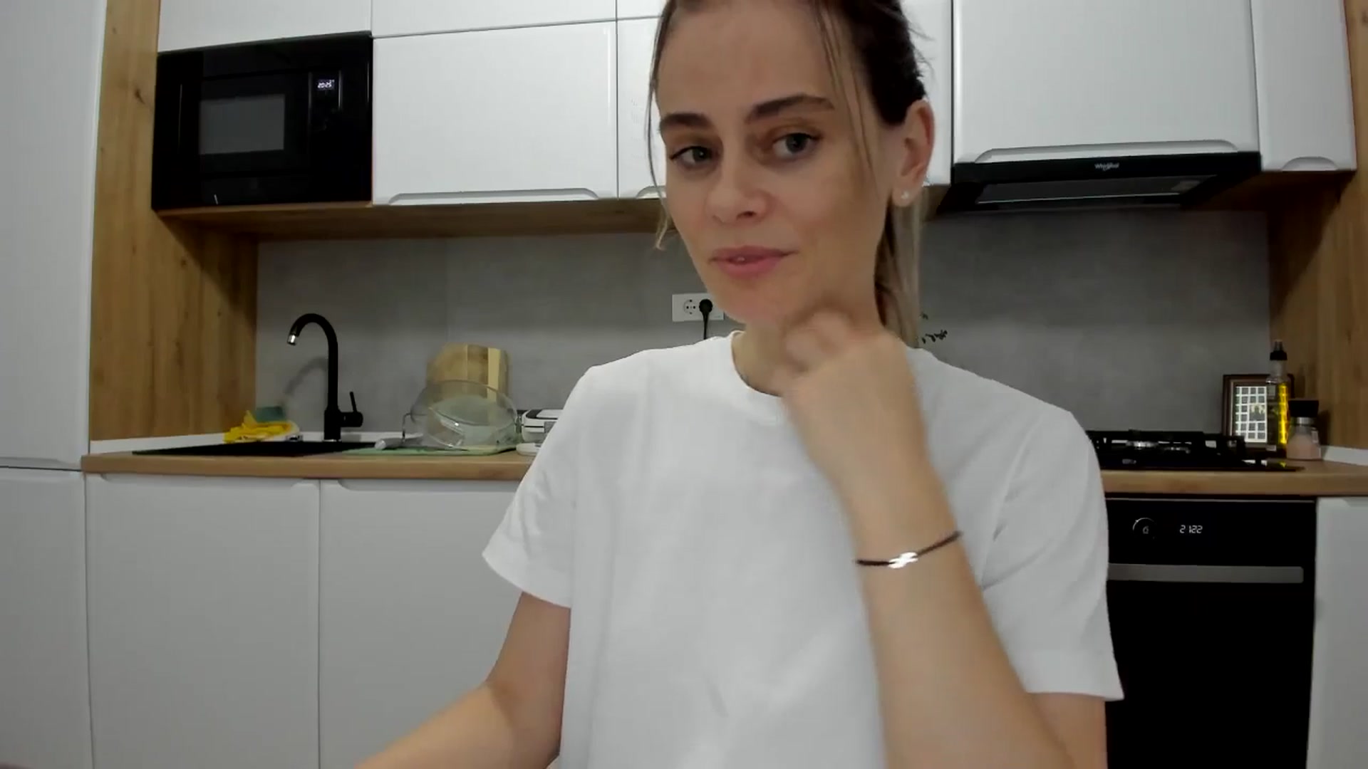 Gallery image thumbnail from DebbyPaige's myfreecams stream on, 05/18/2025, 18:44 image 11 of 20