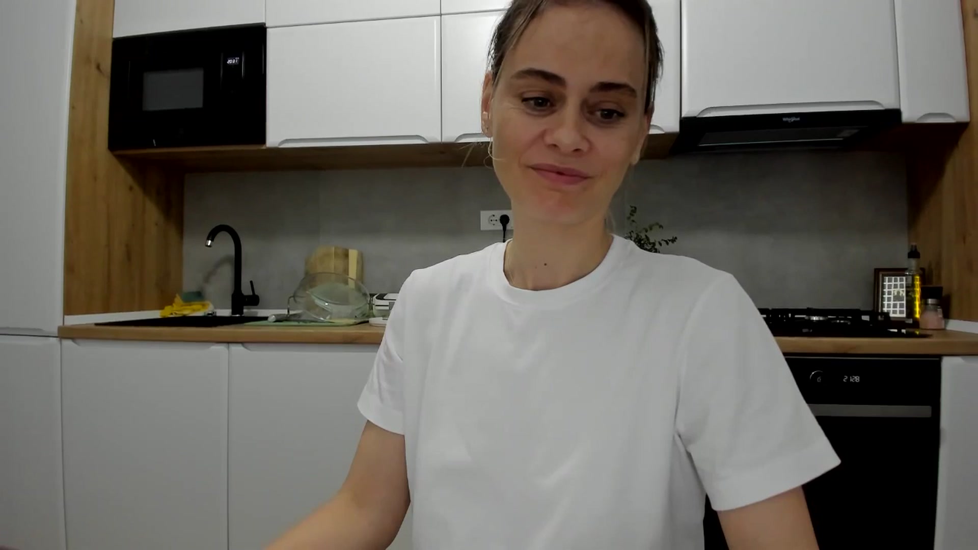 Gallery image thumbnail from DebbyPaige's myfreecams stream on, 05/18/2025, 18:44 image 14 of 20