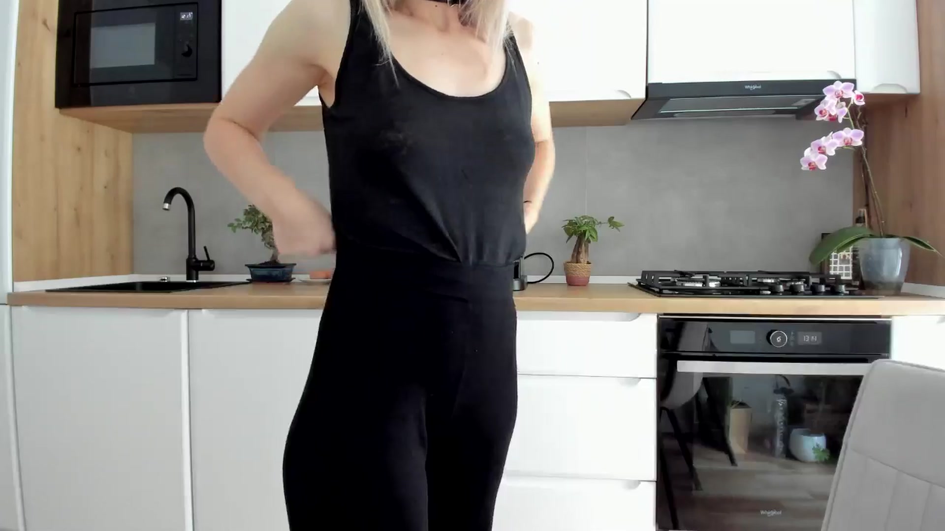Gallery image thumbnail from DebbyPaige's myfreecams stream on, 05/19/2025, 10:53 image 17 of 20